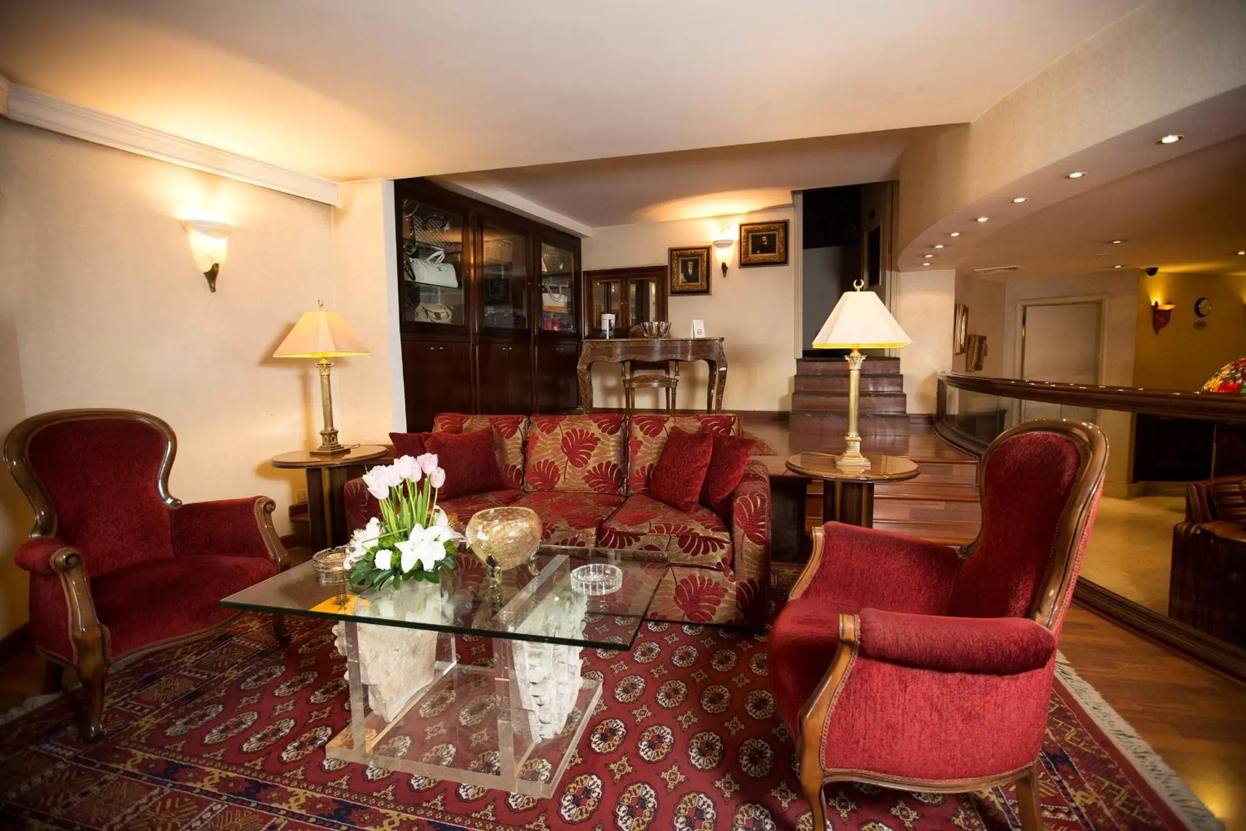 Living room, Seating Area in Bayview Hotel Beirut