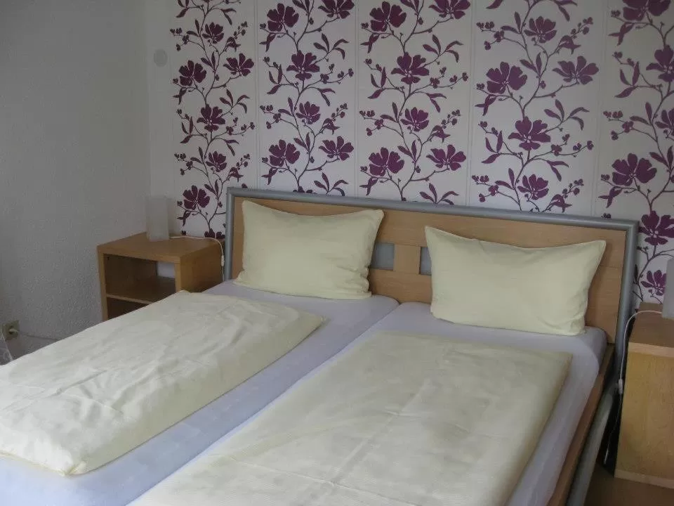 Bed in Leuchtners an der Rennbahn