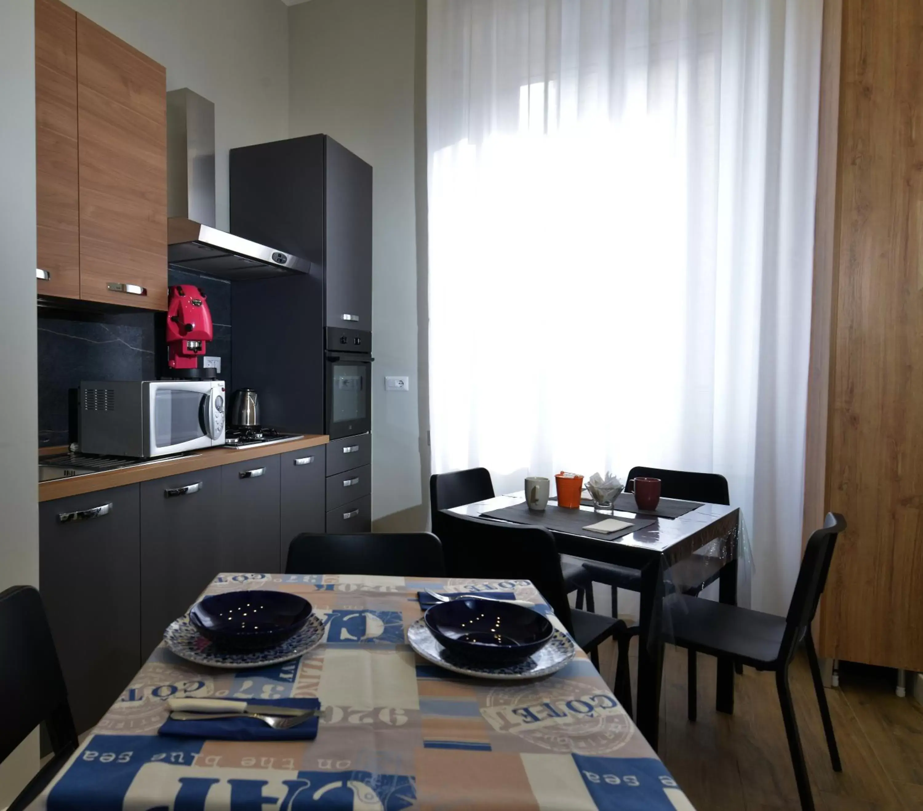 Kitchen or kitchenette, Dining Area in VIVI A NAPOLI