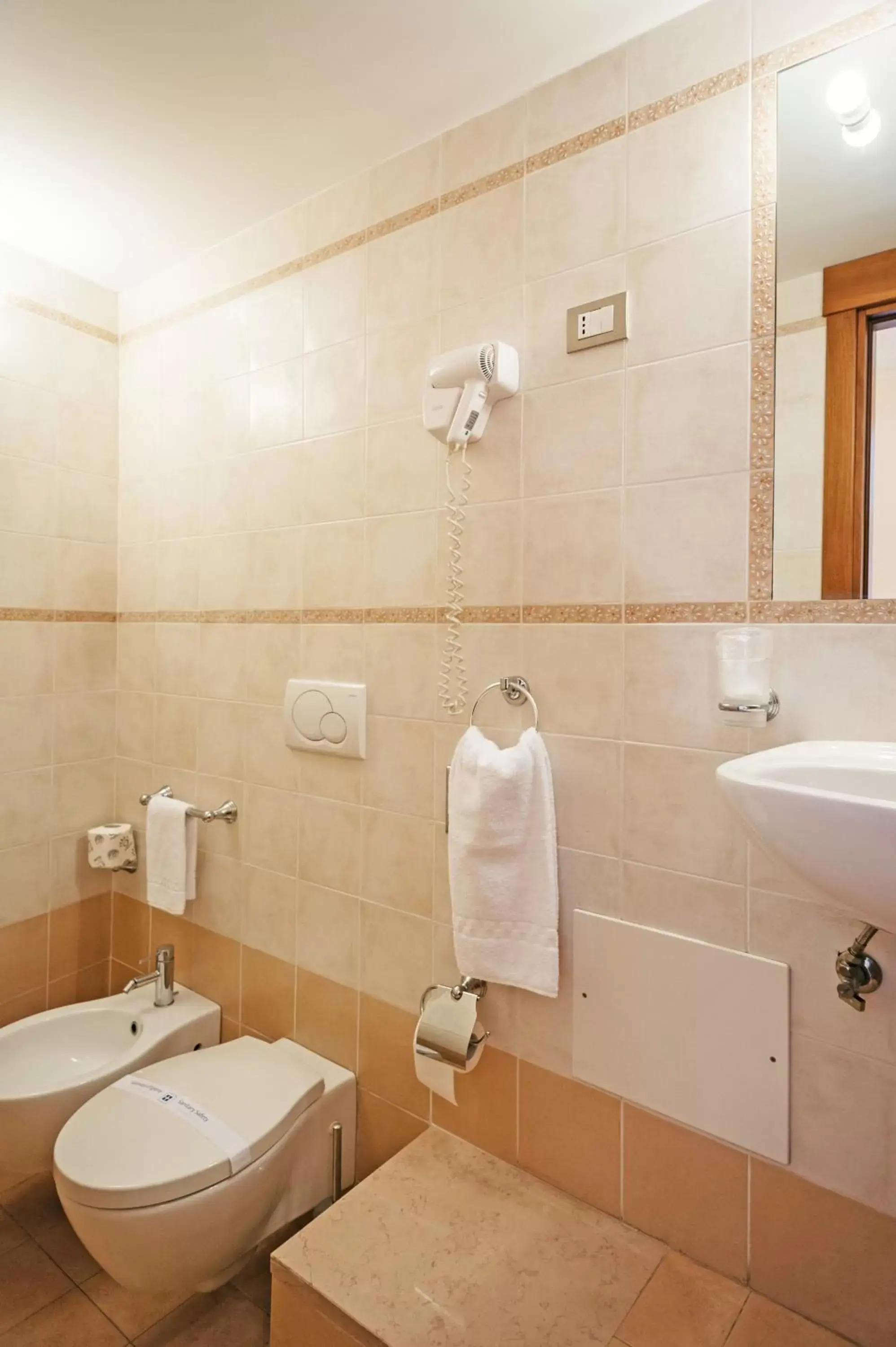 Toilet, Bathroom in Hotel L'Arcangelo - Boutique Hotel