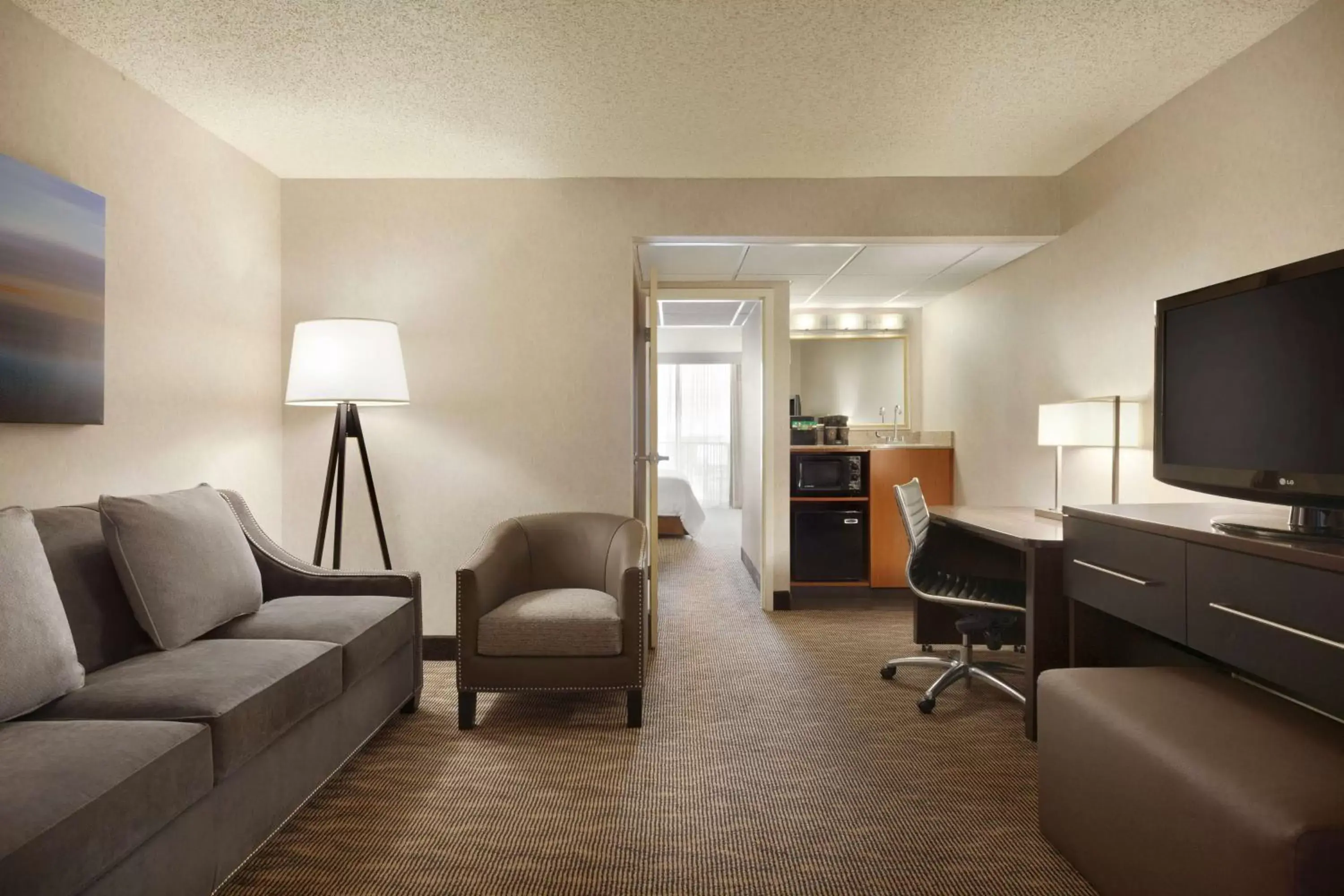 Two-Room King Suite - Non-Smoking in Embassy Suites by Hilton Oklahoma City Will Rogers Airport Two-Room King Suite - Non-Smoking in Embassy Suites by Hilton Oklahoma City Will Rogers Airport