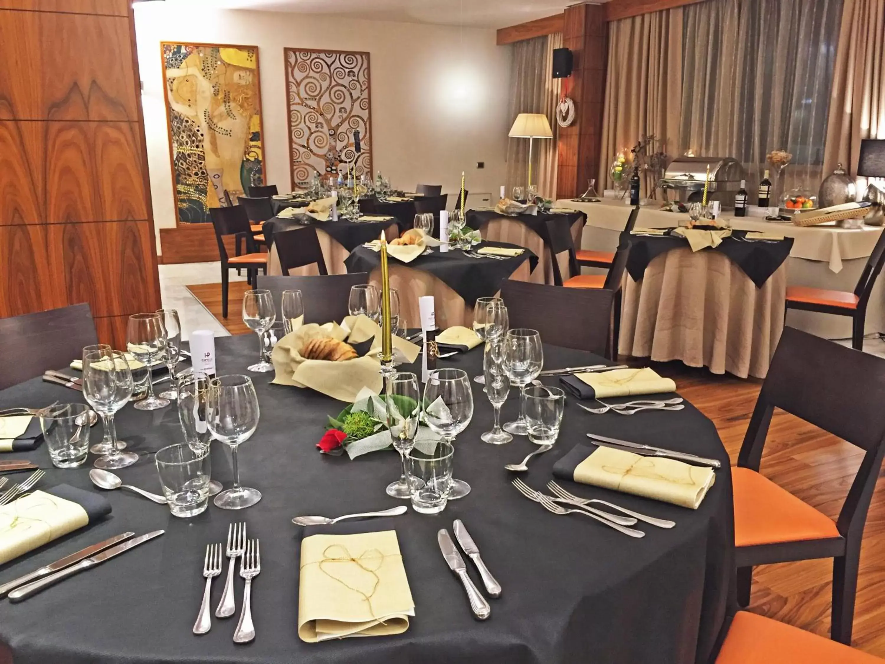 Restaurant/places to eat in Papillo Hotels & Resorts Roma