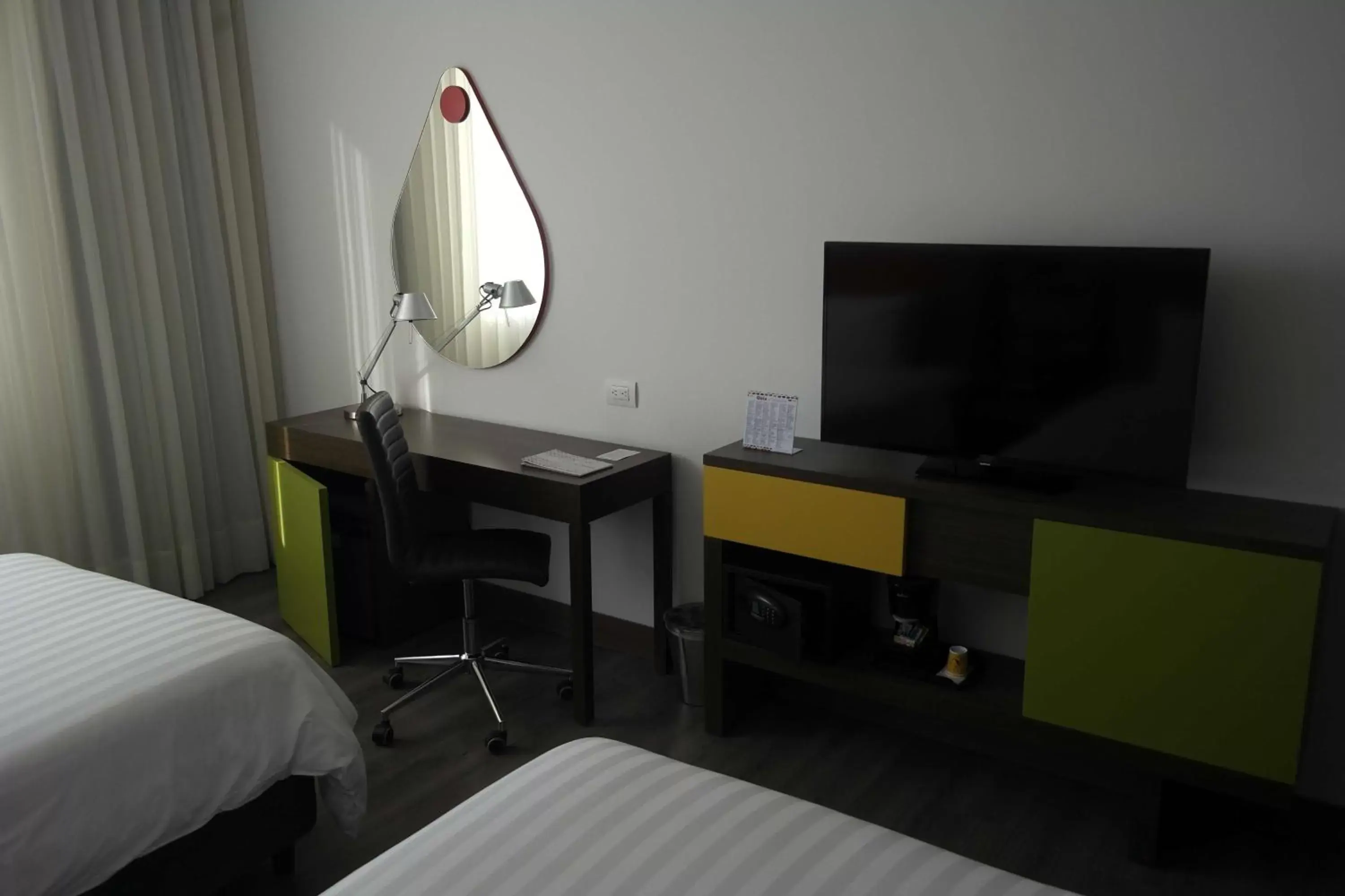 Bedroom, TV/Entertainment Center in Hampton By Hilton Valledupar