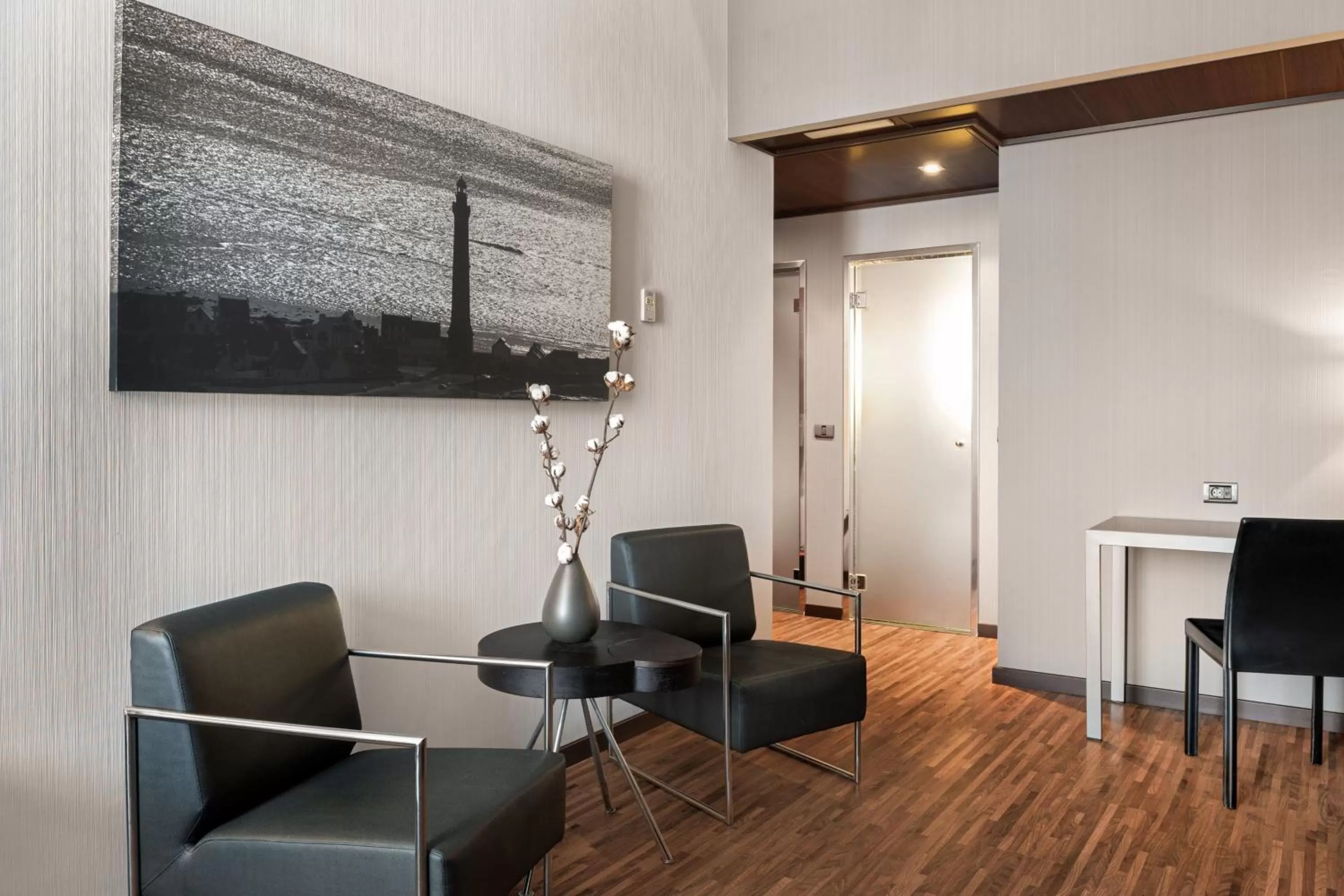 Photo of the whole room in AC Hotel Palacio Universal by Marriott