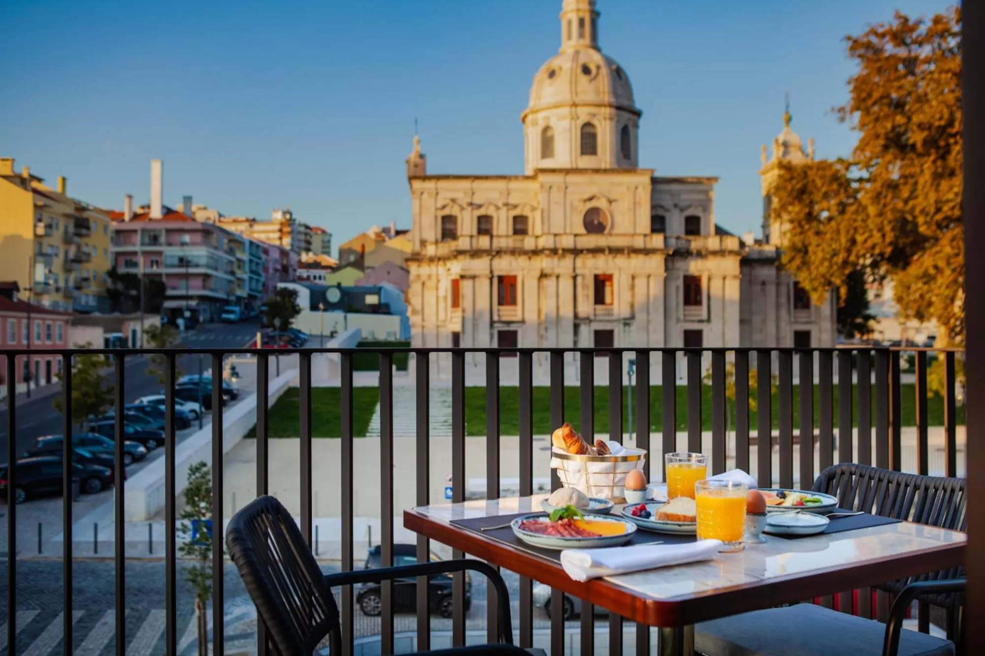 Day in Wine & Books Lisboa Hotel