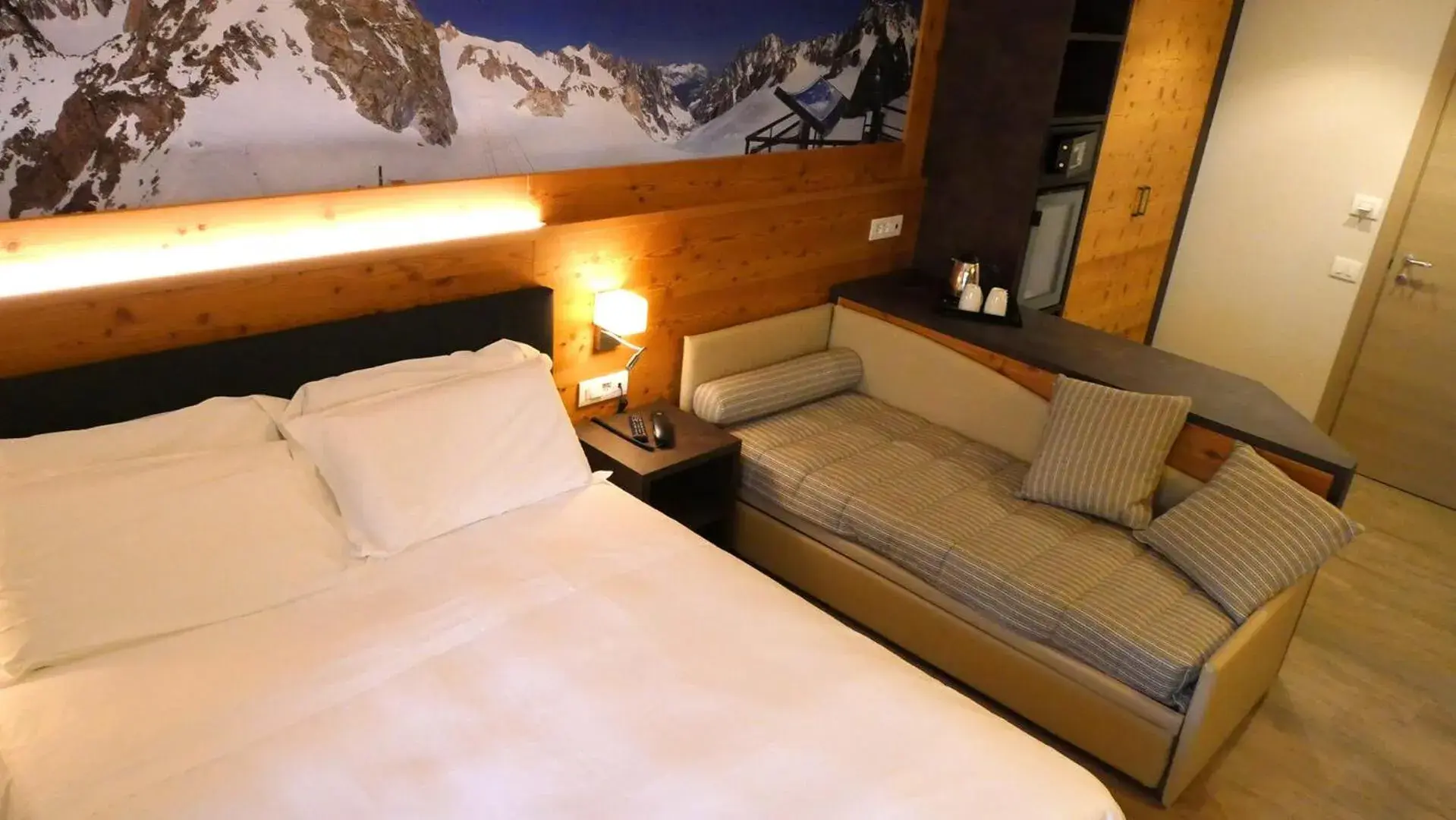 Photo of the whole room, Bed in Dada Mountain Hotel