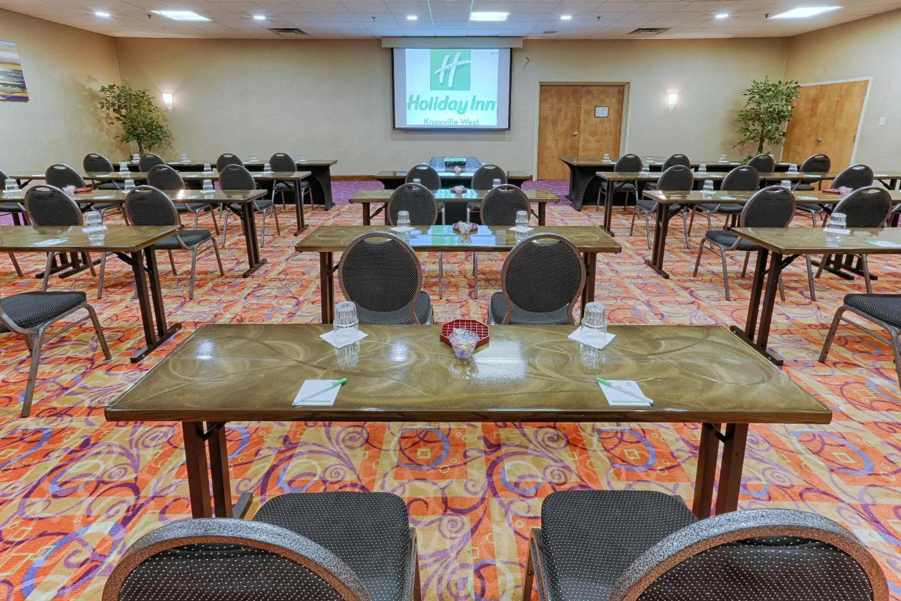 Meeting/conference room, Restaurant/Places to Eat in Holiday Inn Knoxville West - Cedar Bluff, an IHG Hotel