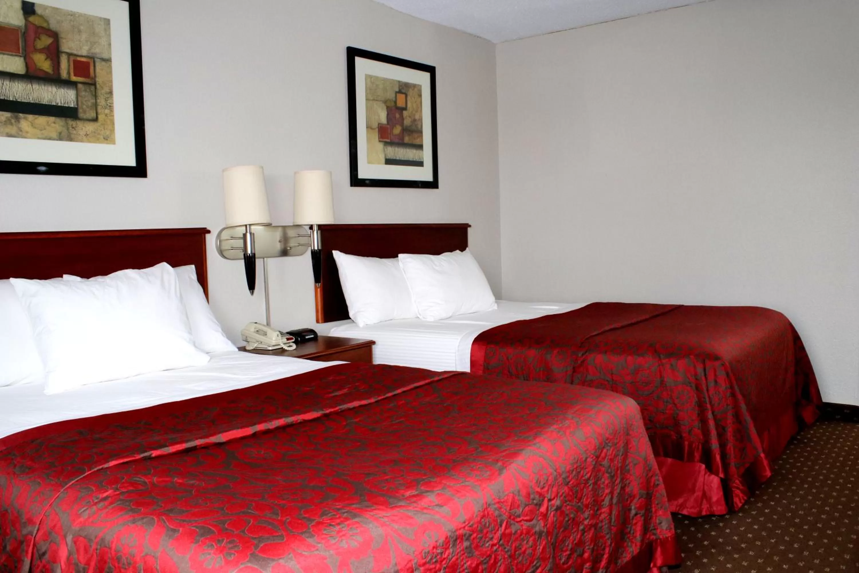 Photo of the whole room, Bed in Days Inn & Suites by Wyndham Bloomington/Normal IL