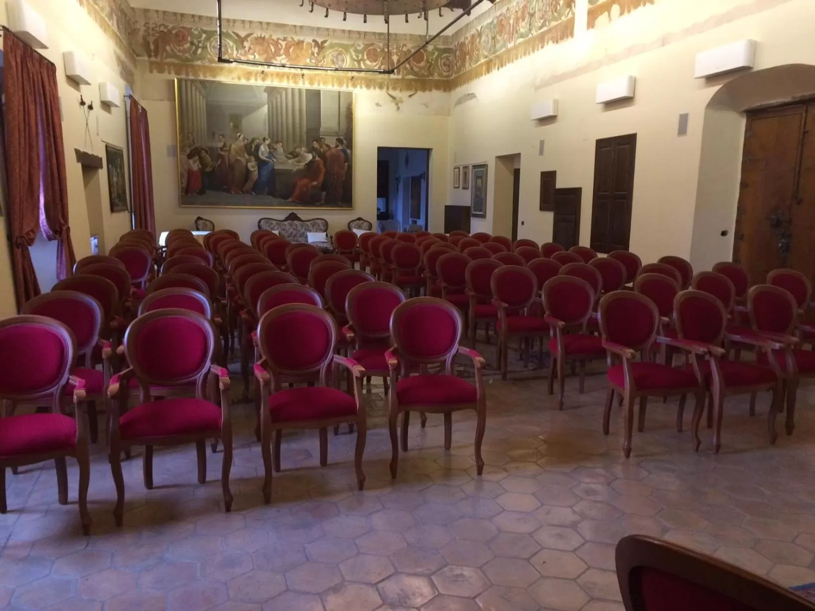 Business facilities in Castello di Altomonte
