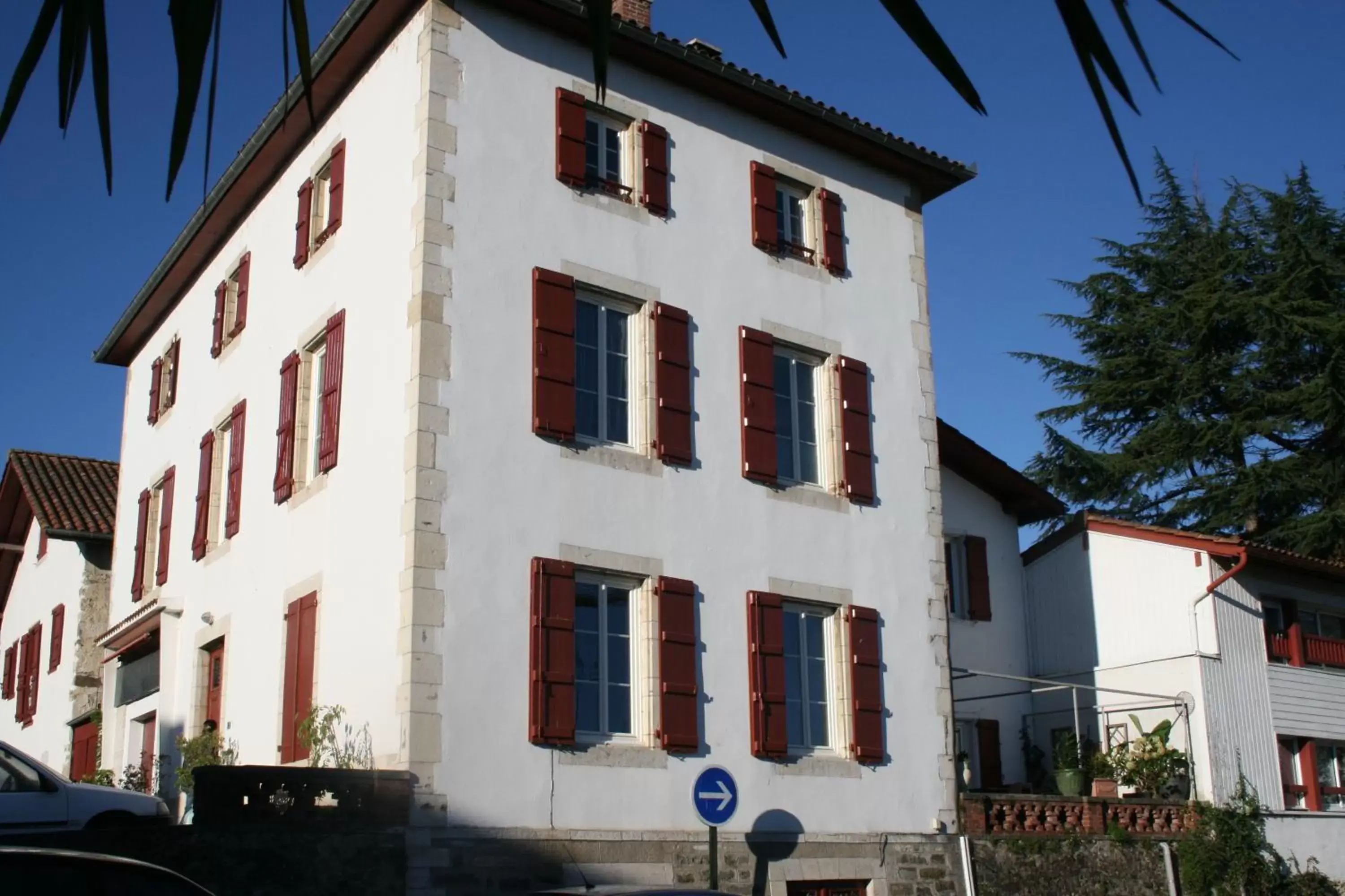 Facade/entrance, Property Building in Chambres d'Hôtes Ene Gutizia