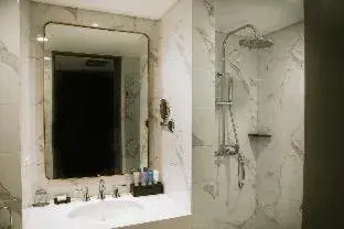 Bathroom in Barito Mansion