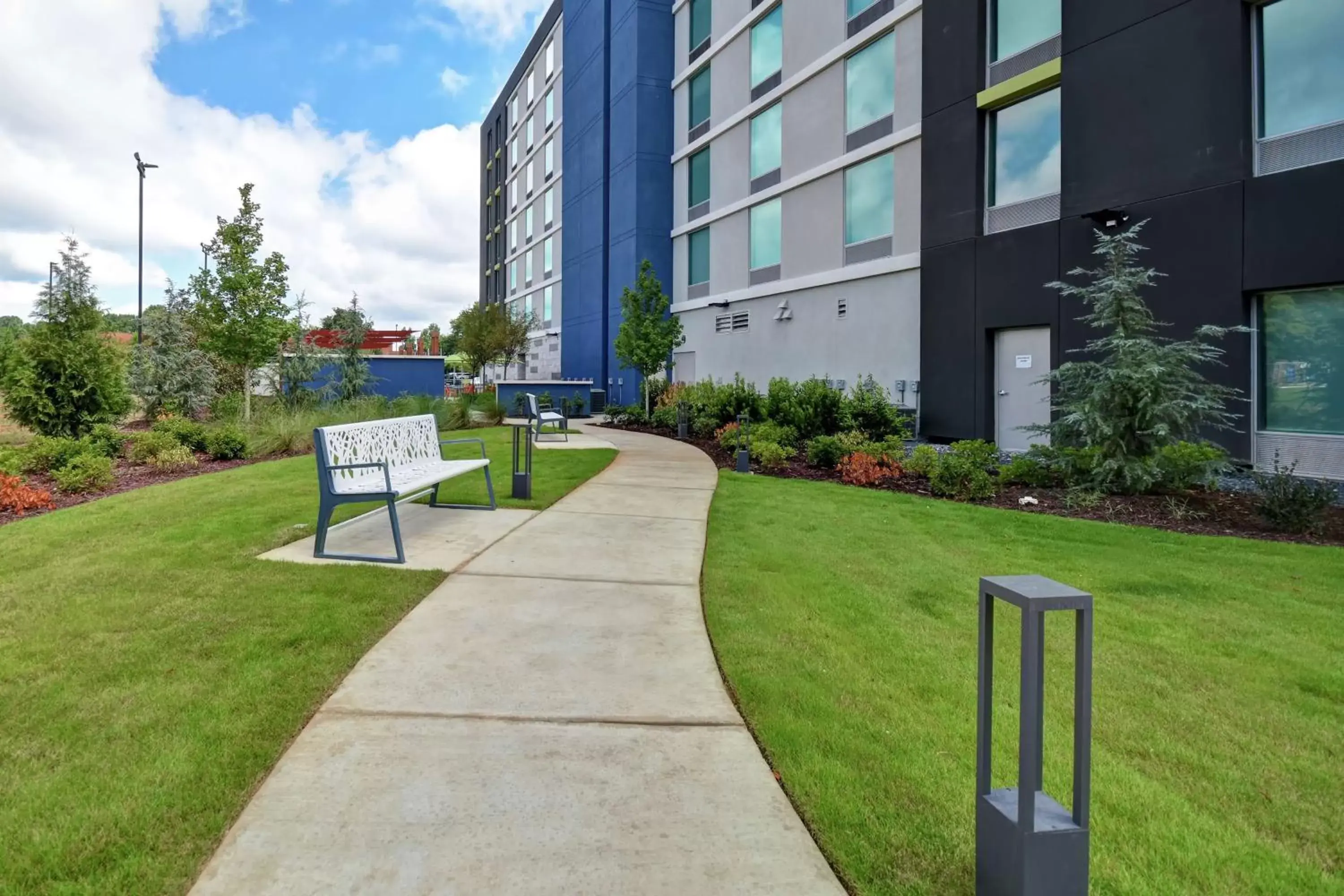Property building, Garden in Home2 Suites By Hilton Atlanta Marietta, Ga