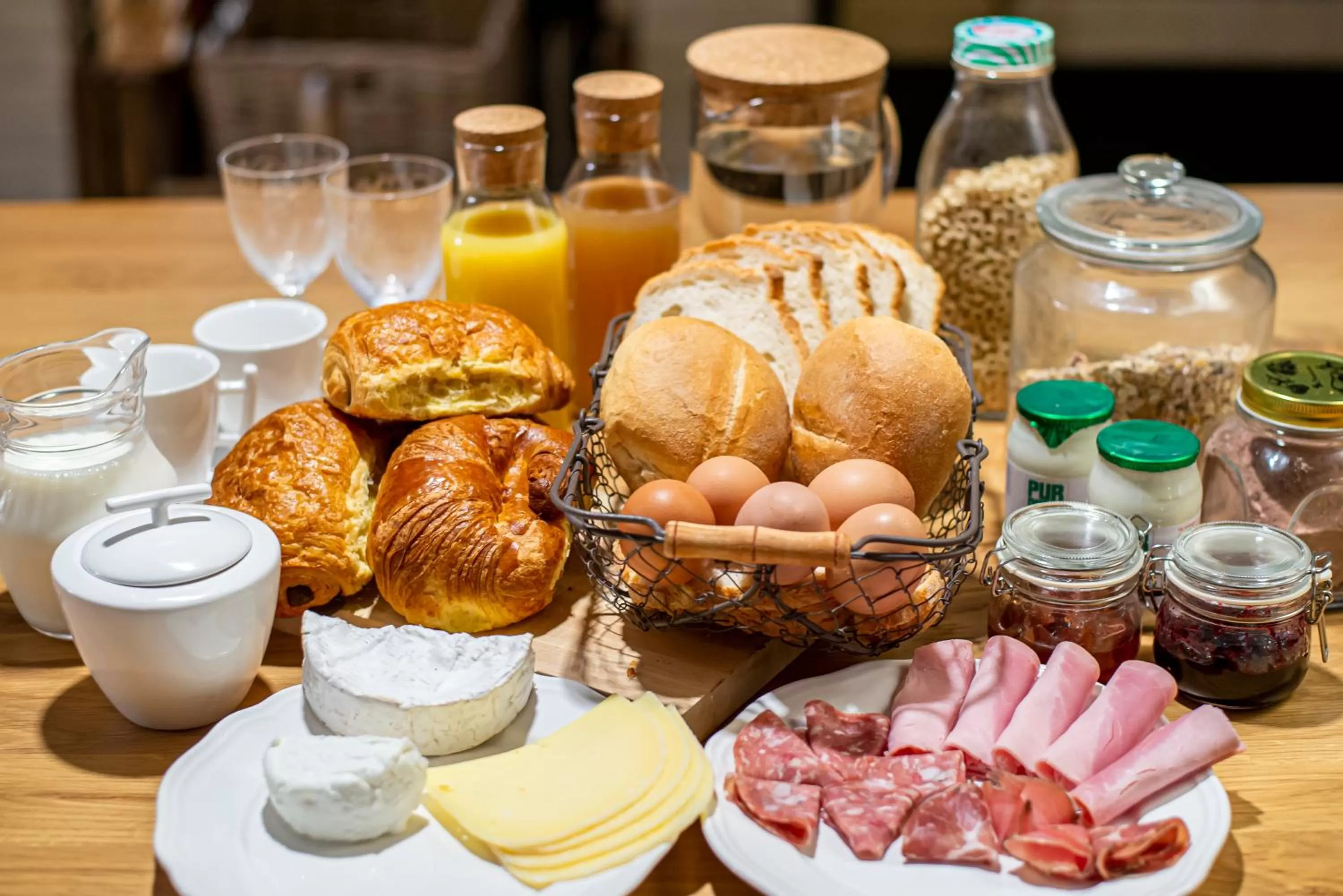 Breakfast in Au Petit Dragon