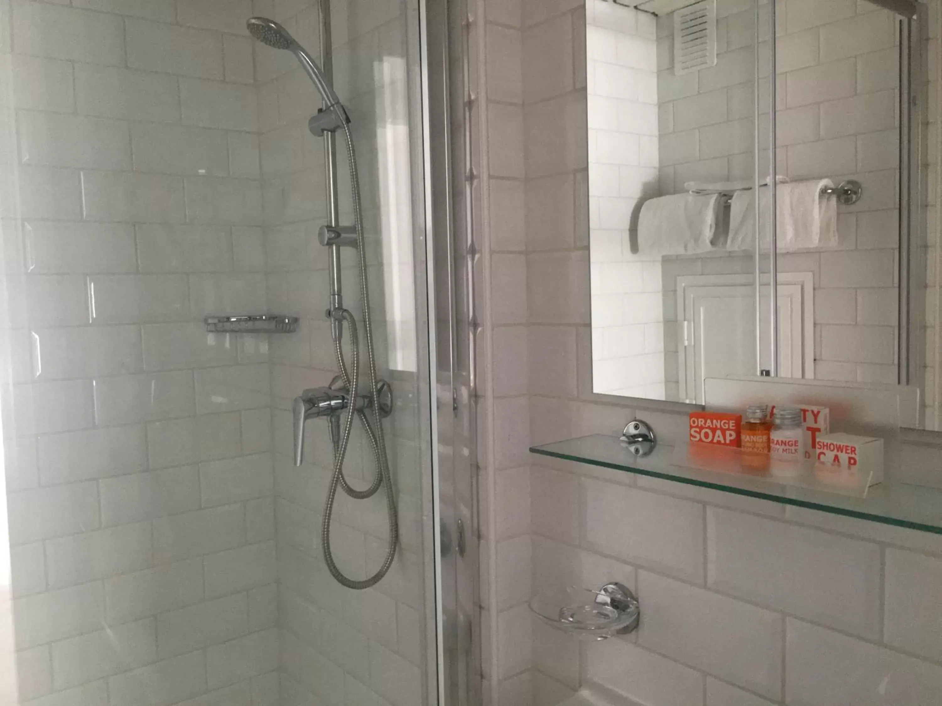 Shower, Bathroom in First Euroflat Hotel