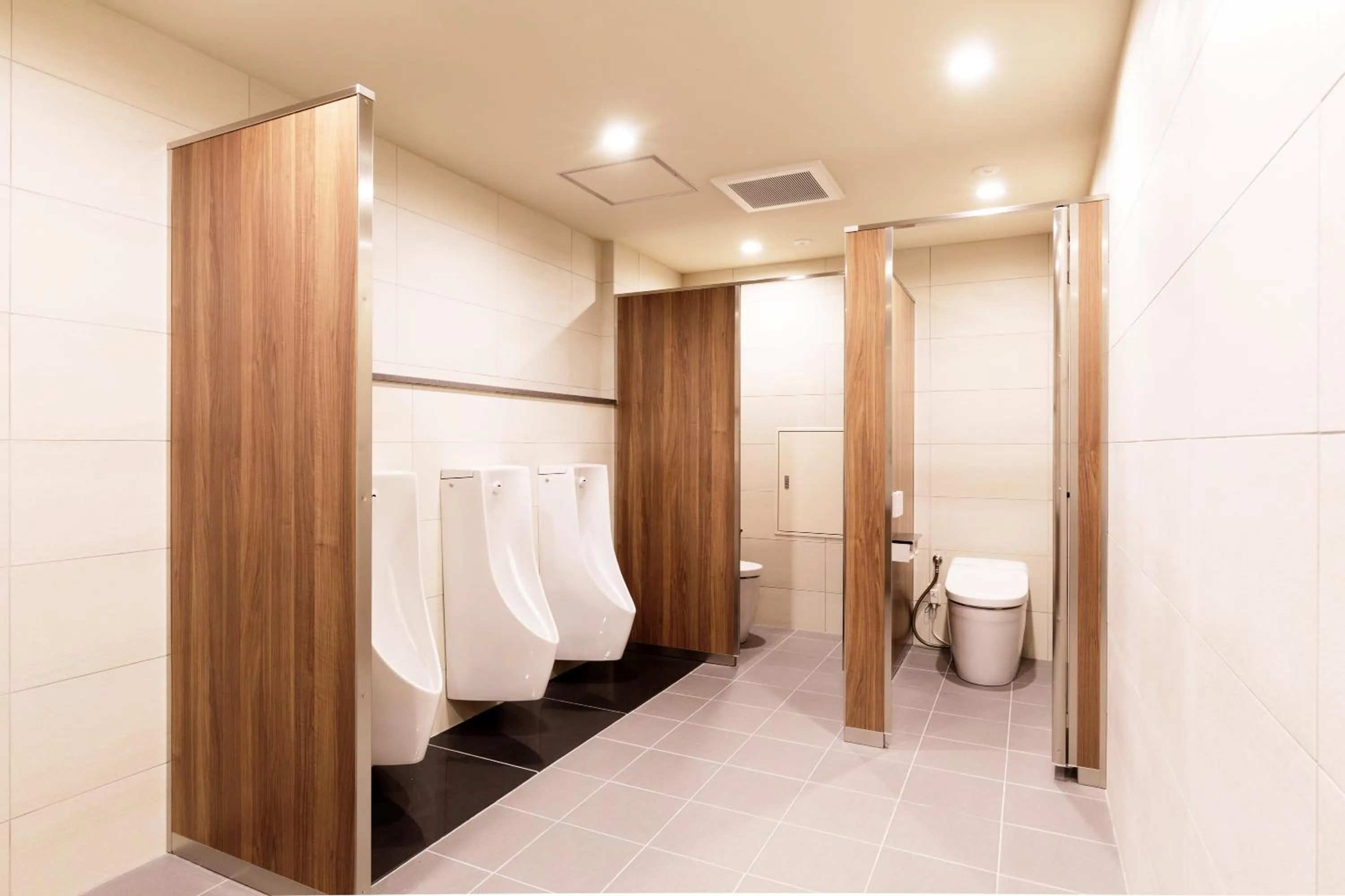 Toilet in MyCUBE by MYSTAYS Asakusa Kuramae