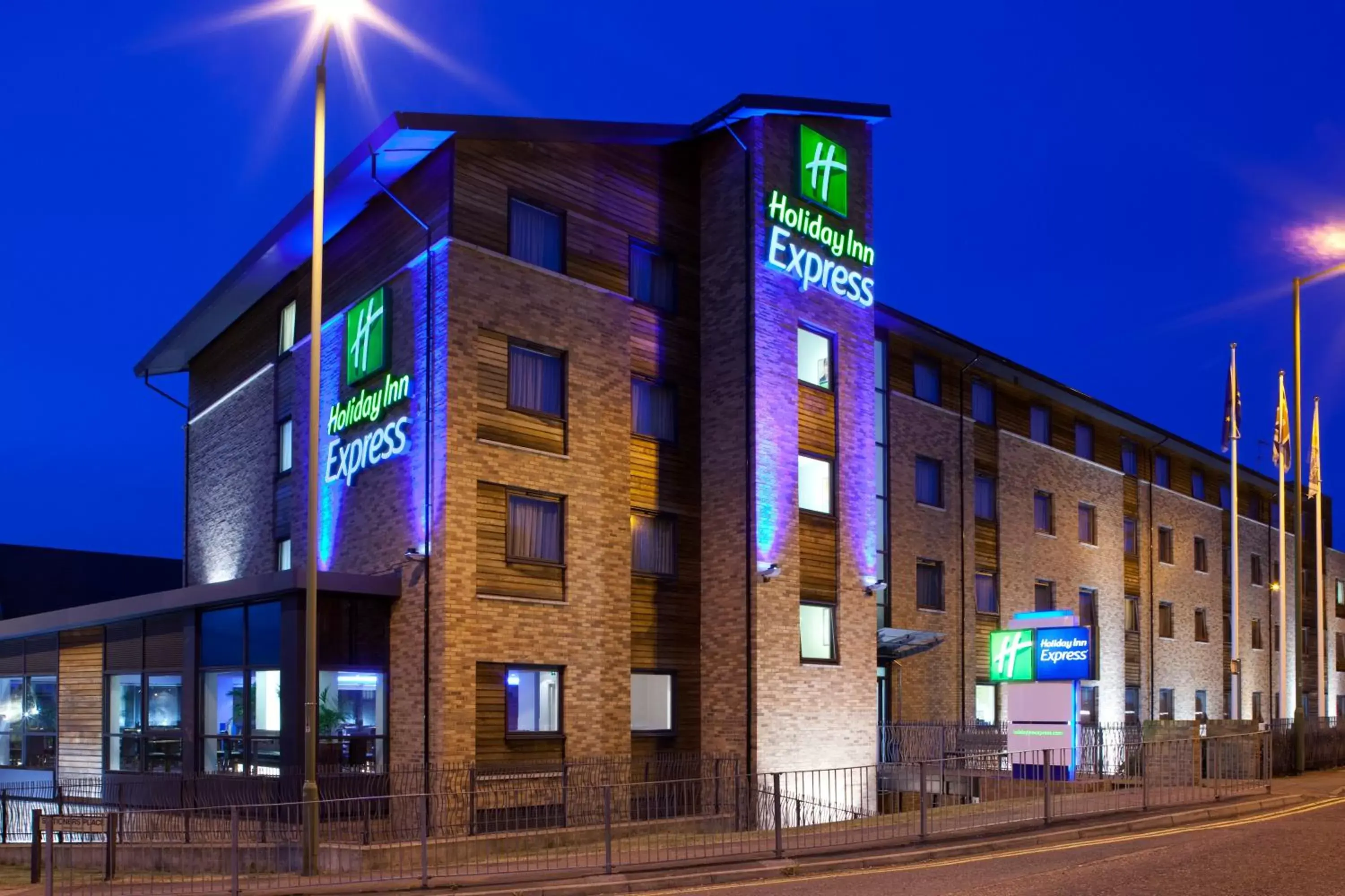 Property Building in Holiday Inn Express Hemel Hempstead, an IHG Hotel