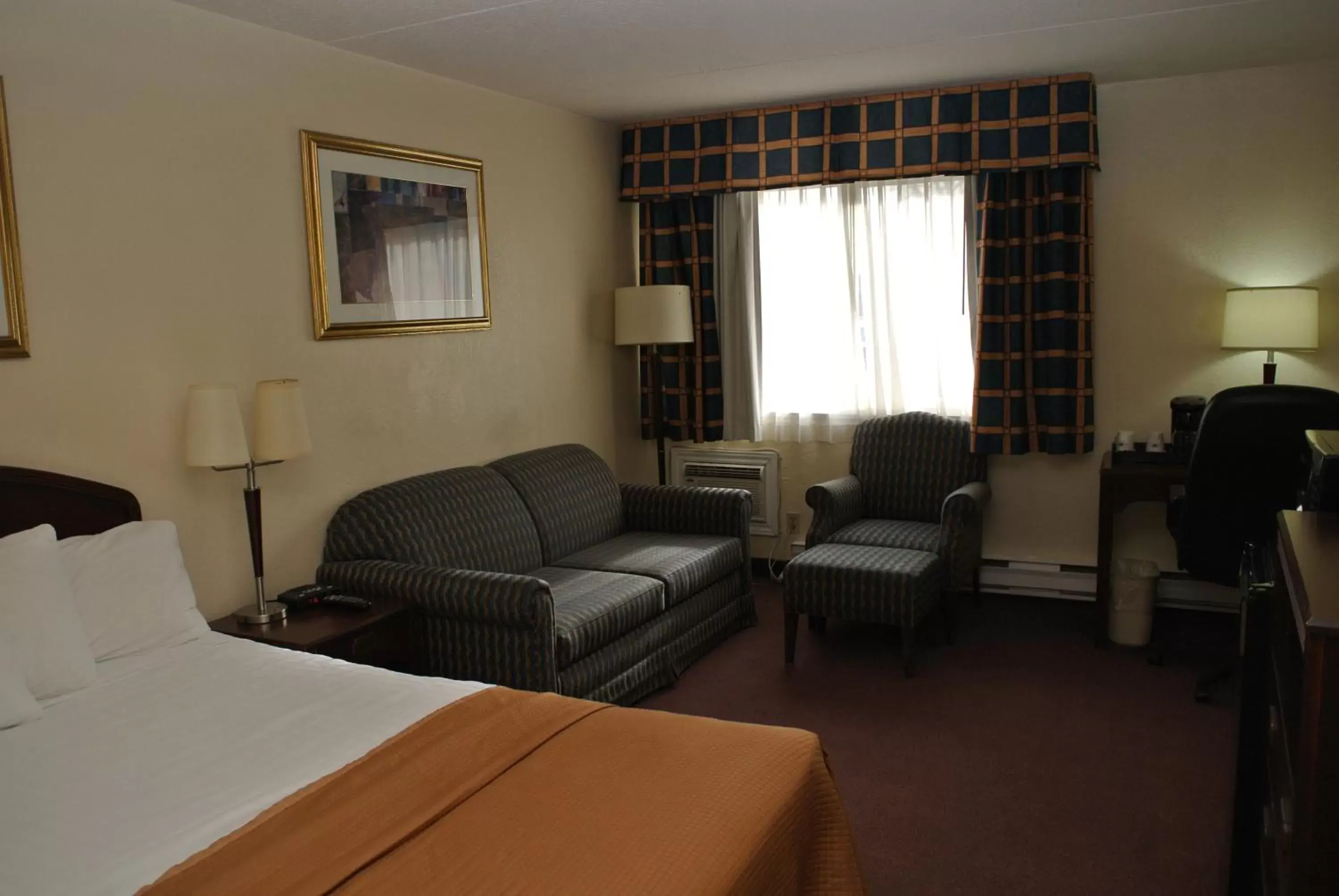 Seating Area in Travelodge by Wyndham Ottawa East