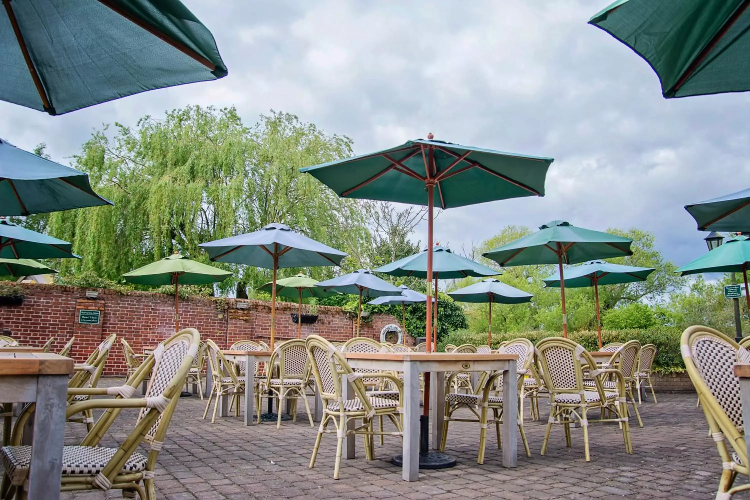 Patio, Restaurant/Places to Eat in Waveney House Hotel