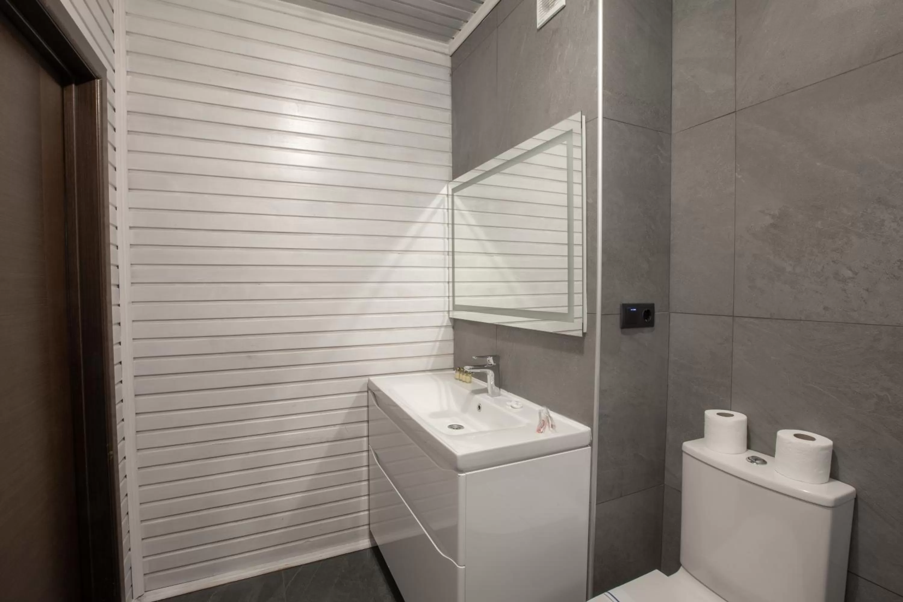 Bathroom in Wellland Hotel