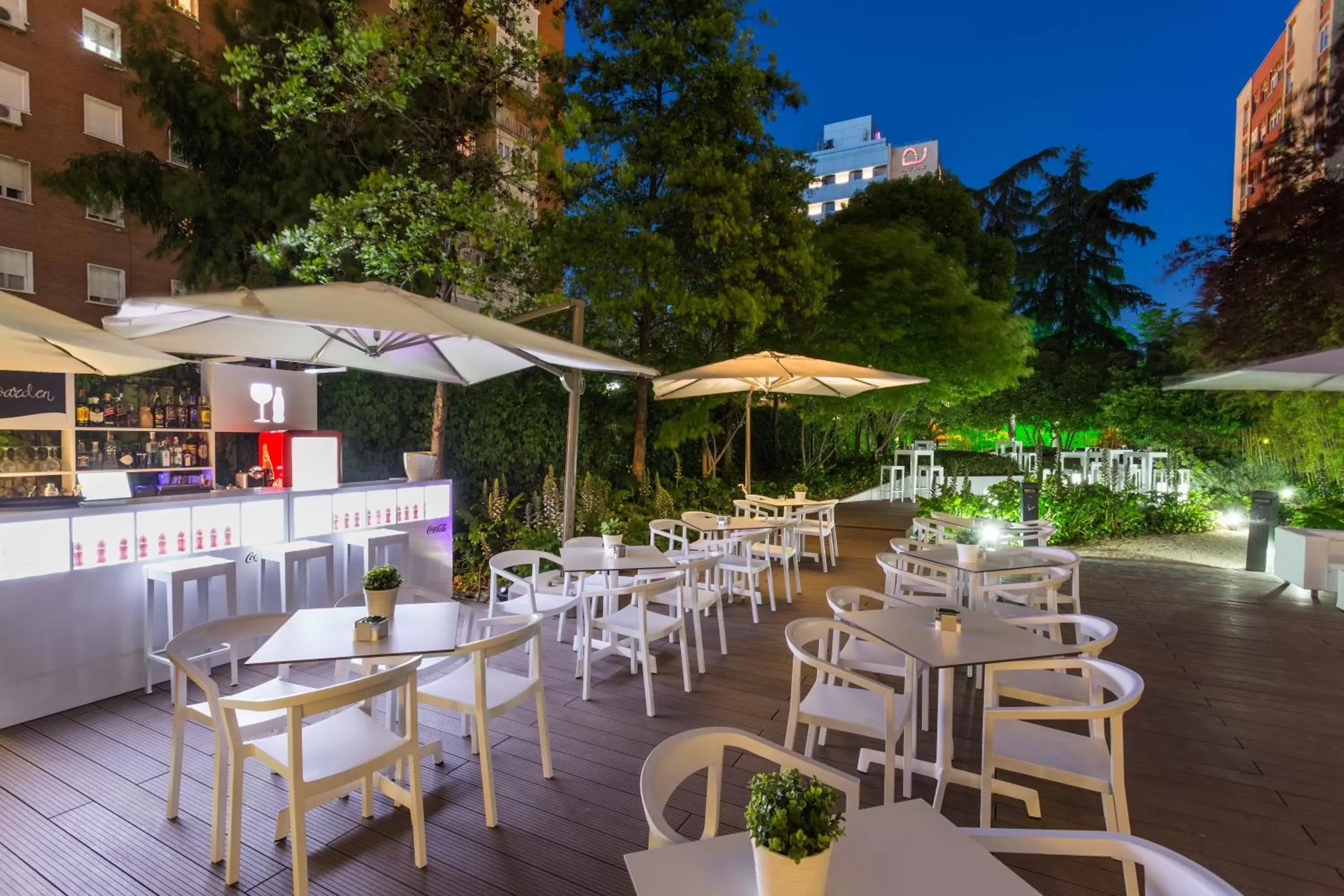 Balcony/Terrace, Restaurant/Places to Eat in Madrid - Retiro, an IHG Hotel