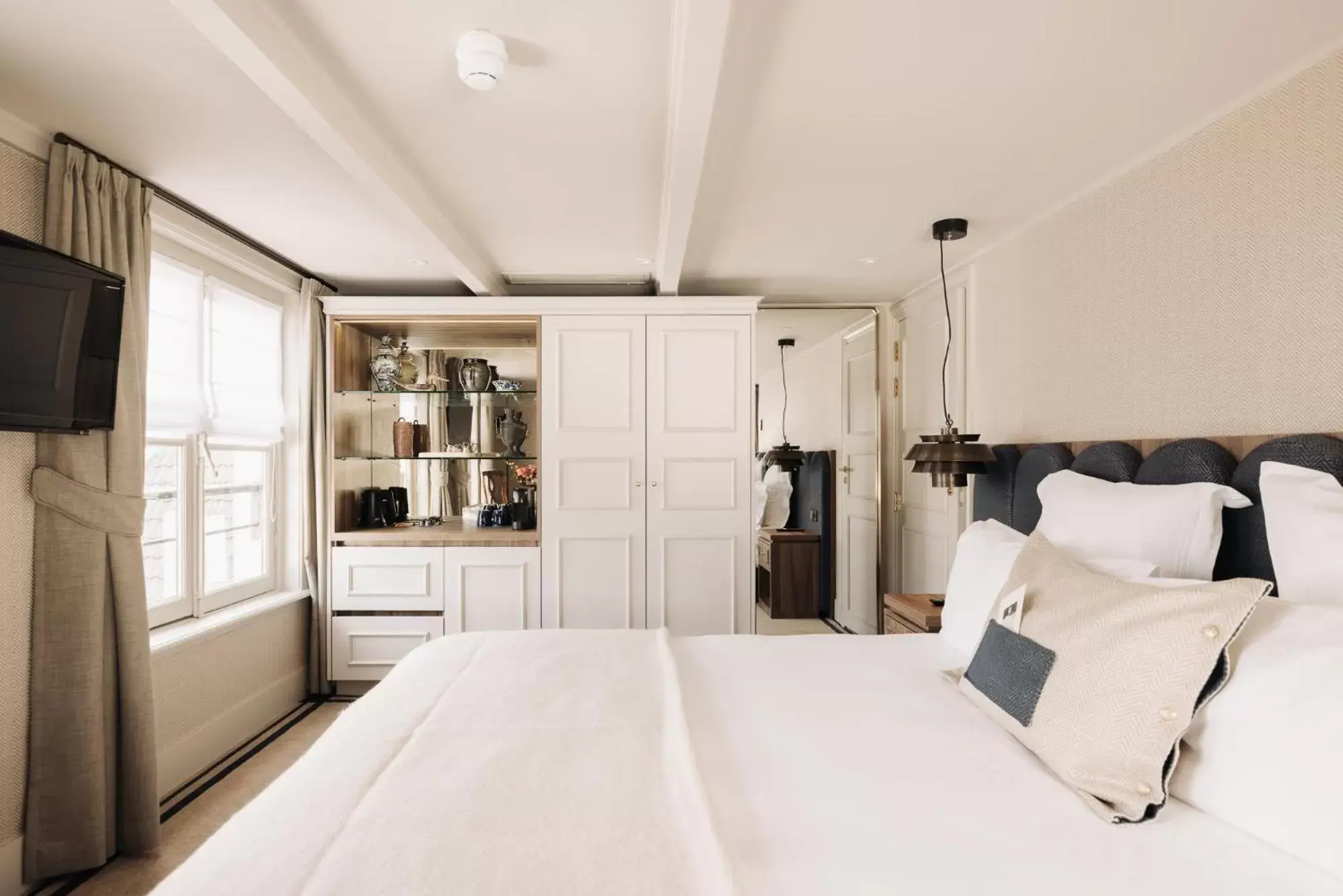 Small Double Room (Little Crown - Rooftop View) in Hotel 717 Small Double Room (Little Crown - Rooftop View) in Hotel 717