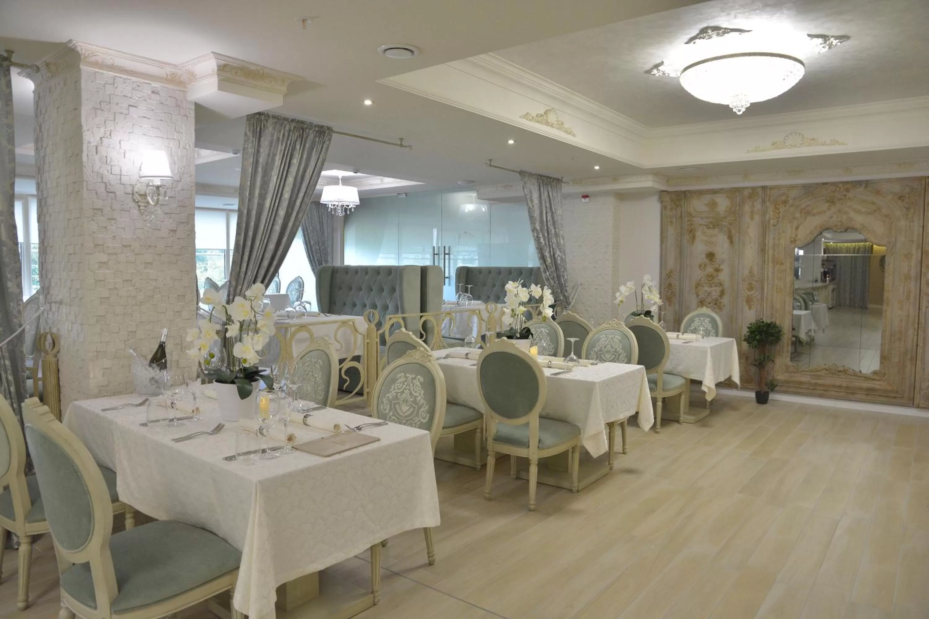 Restaurant/places to eat in Bristol Central Park Hotel