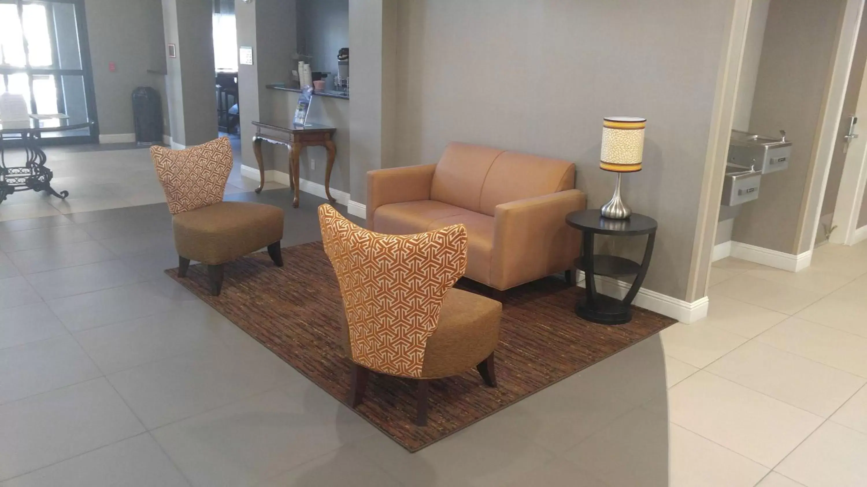 Lobby or reception, Seating Area in Best Western Plus Delta Inn & Suites