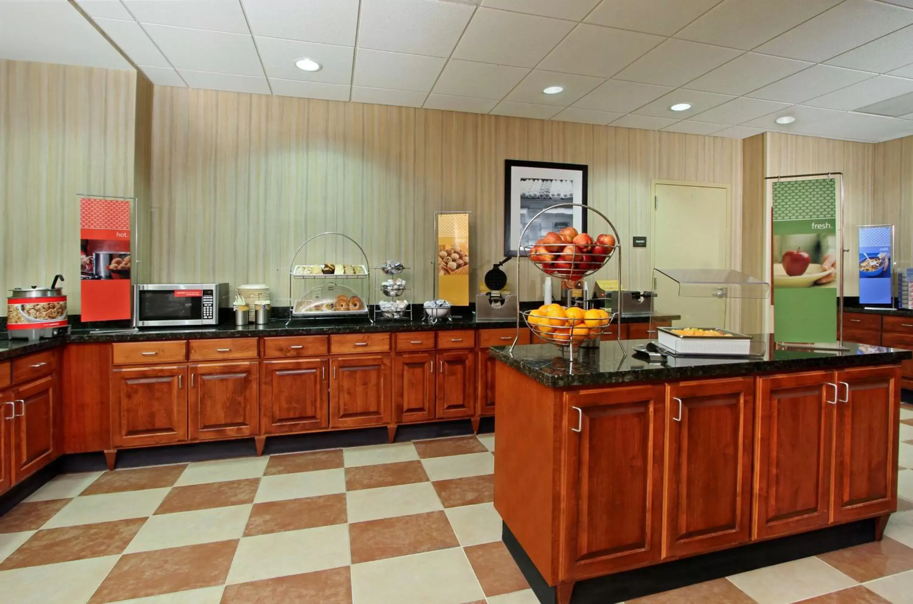 Dining area in Hampton Inn & Suites Exmore - Eastern Shore