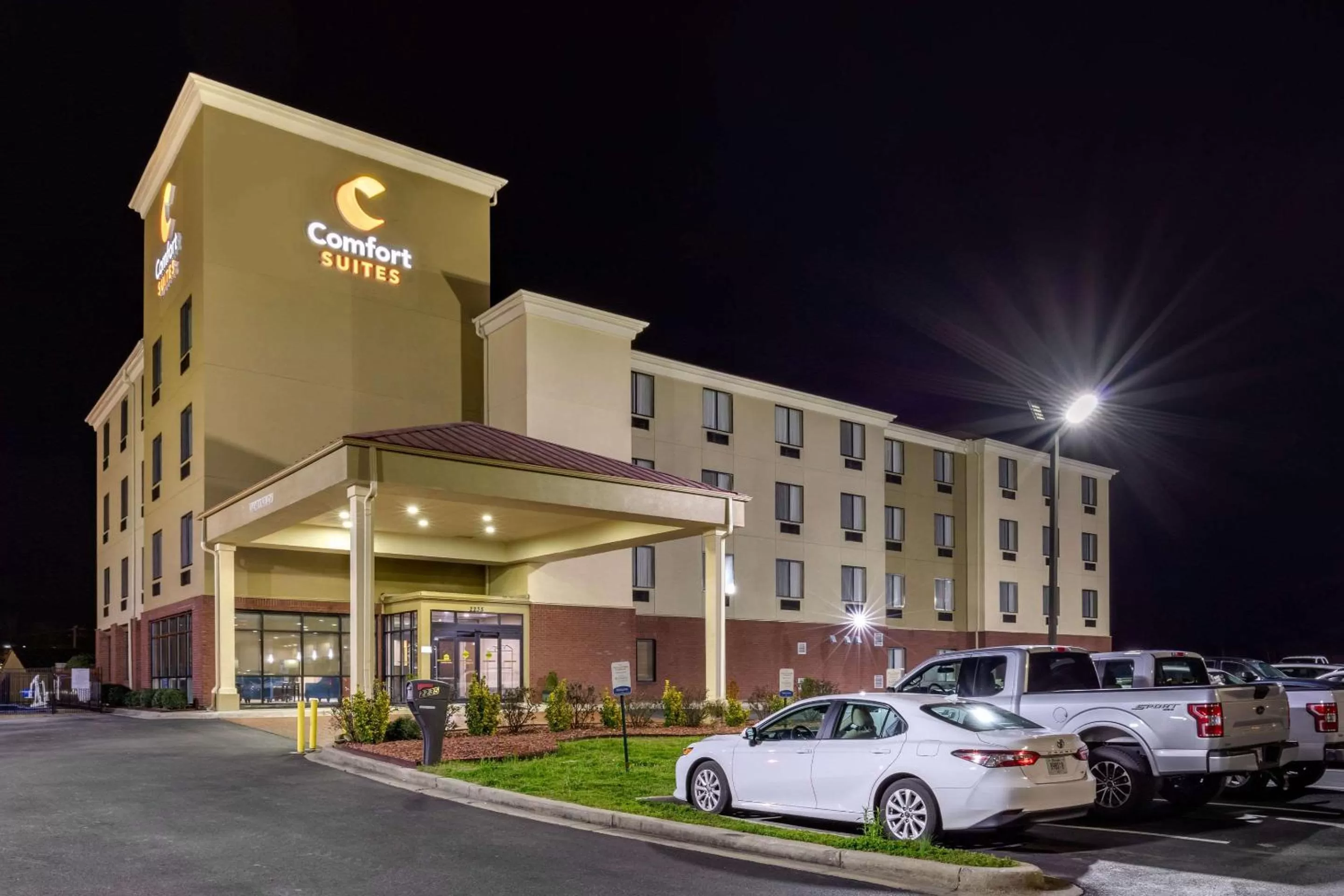 Property building in Comfort Suites Pelham Hoover I-65