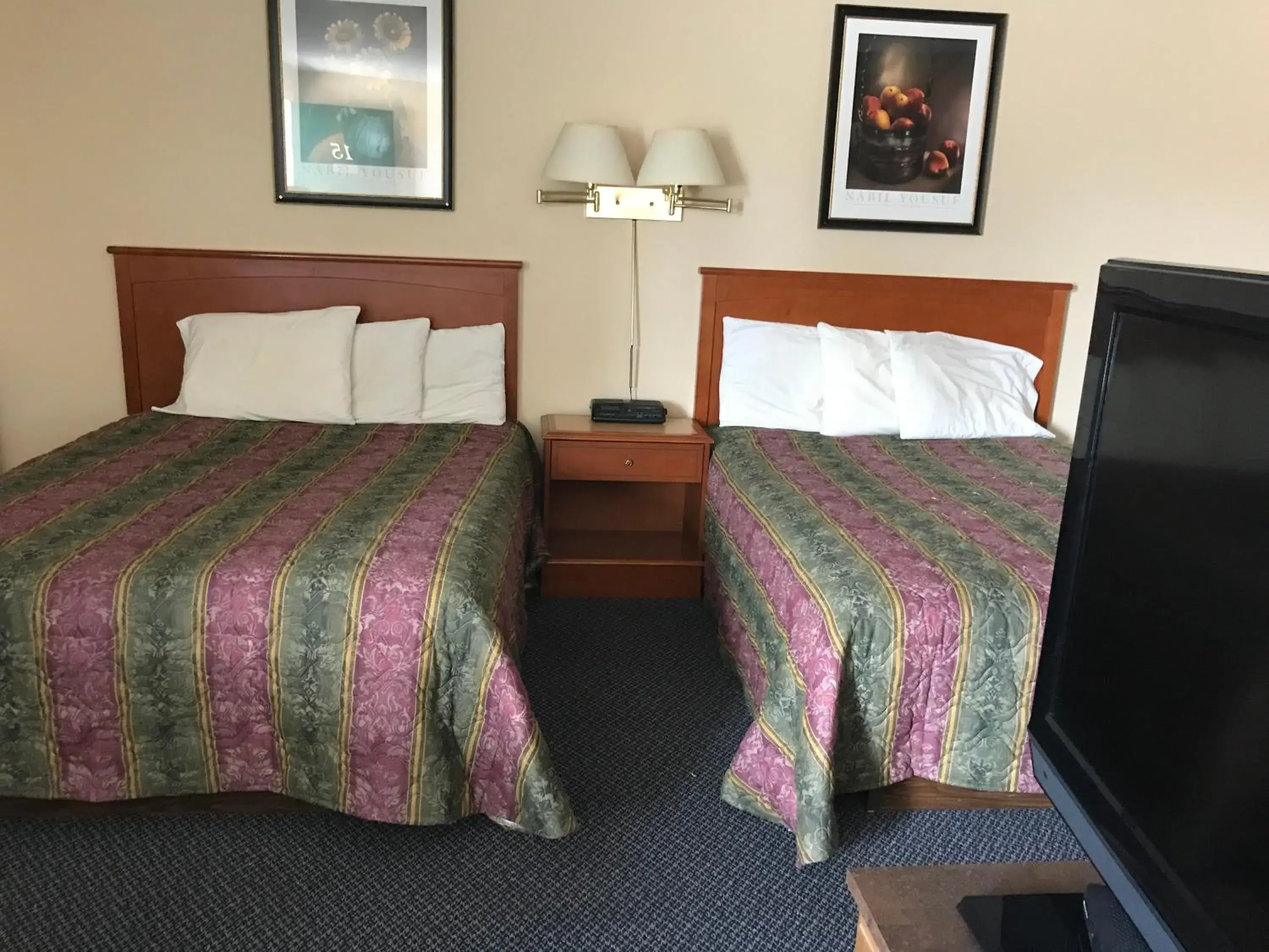 Bed in The Gables Inn