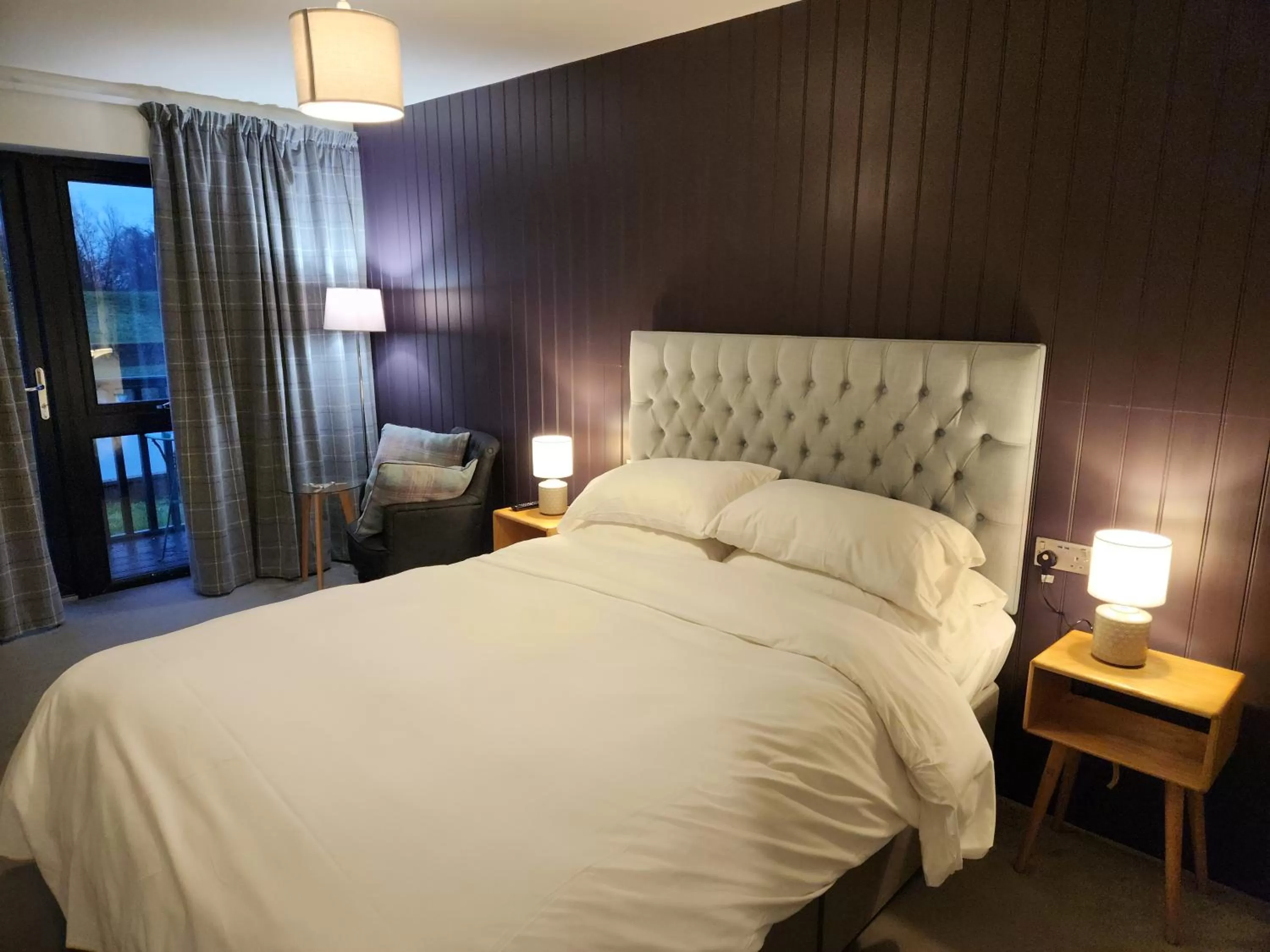 Photo of the whole room, Bed in The Swan - A Colombo Edition Hotel