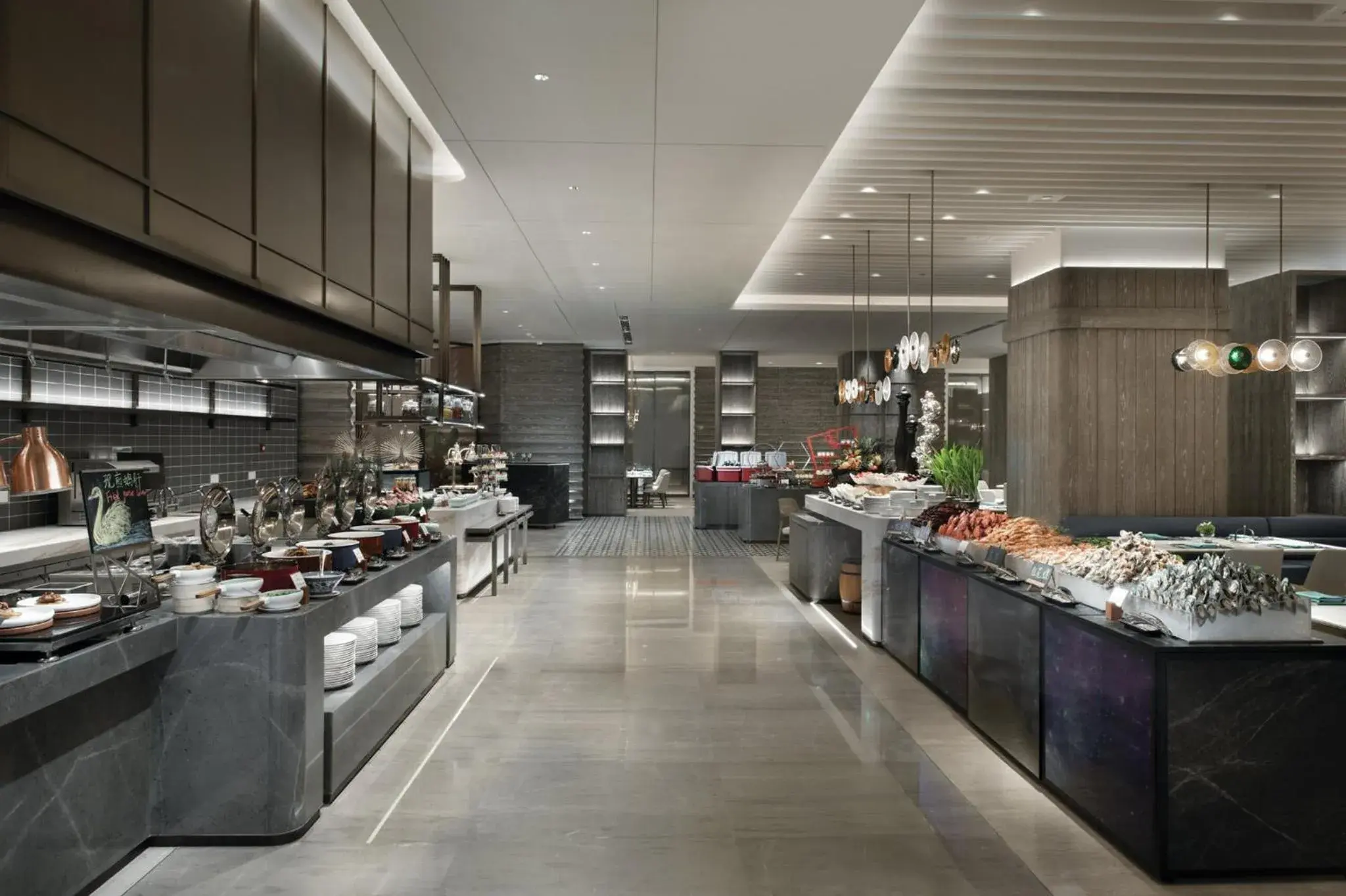 Restaurant/Places to Eat in Crowne Plaza Wuhan Optics Valley, an IHG Hotel