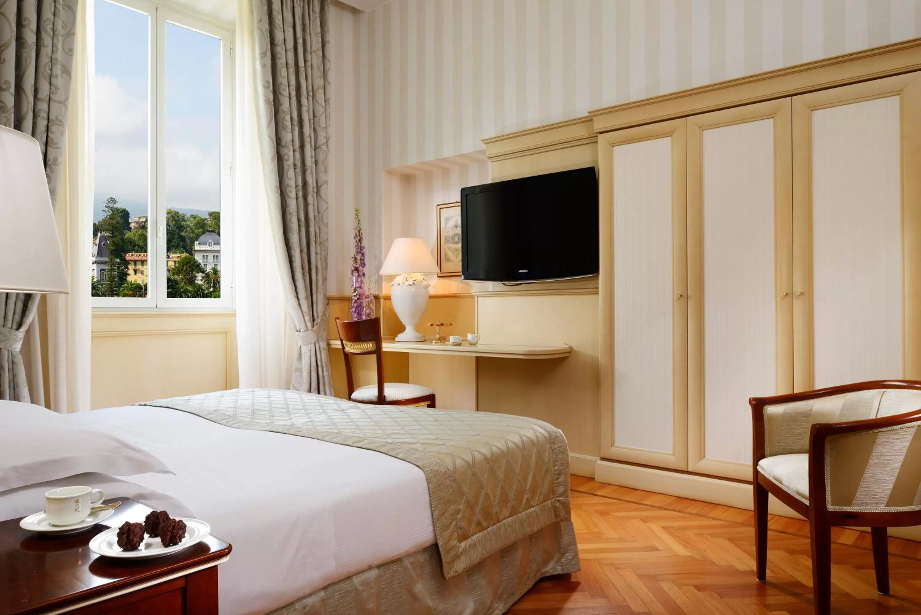 Bedroom, Bed in Royal Hotel Sanremo