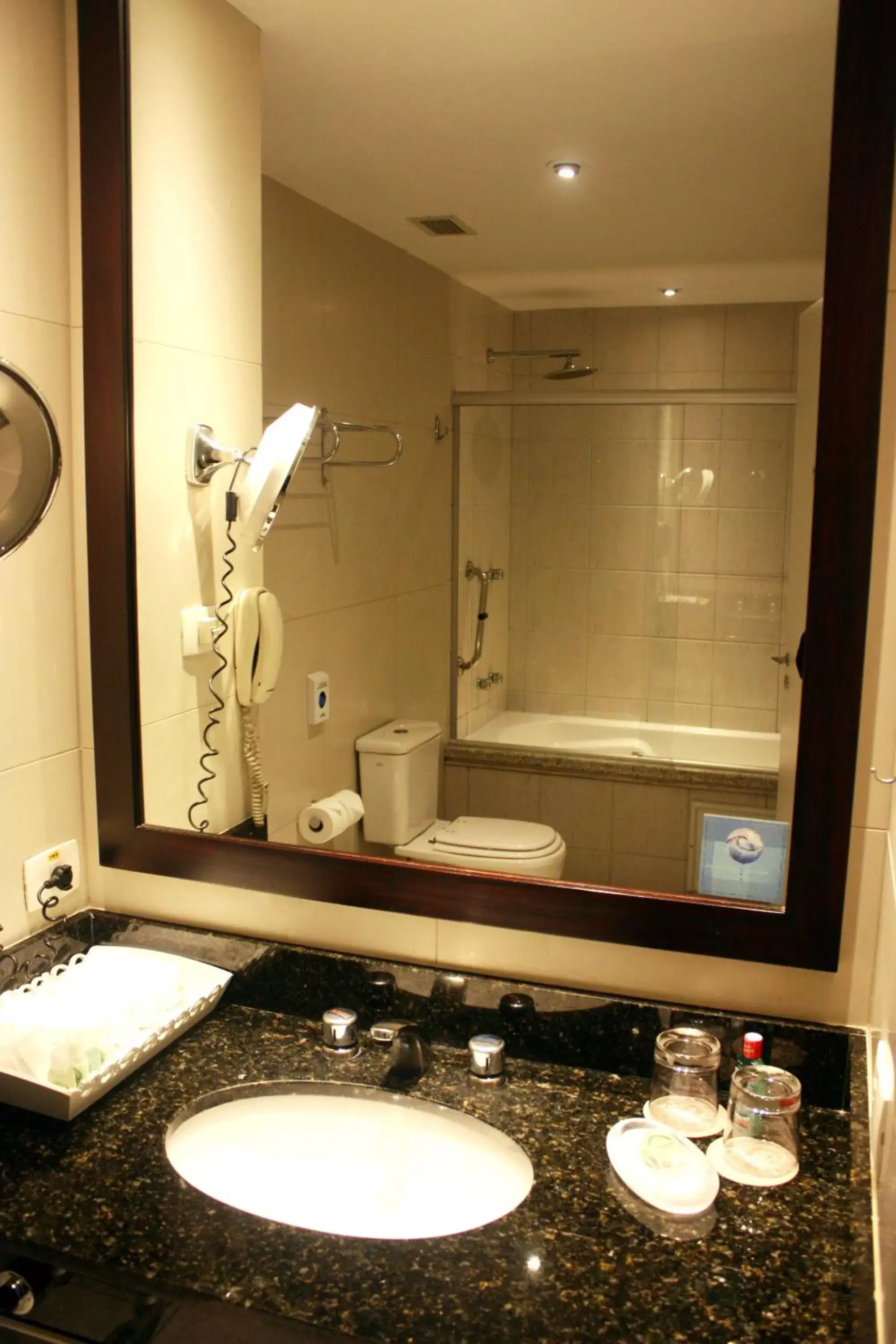 Bathroom in Radisson Hotel Curitiba