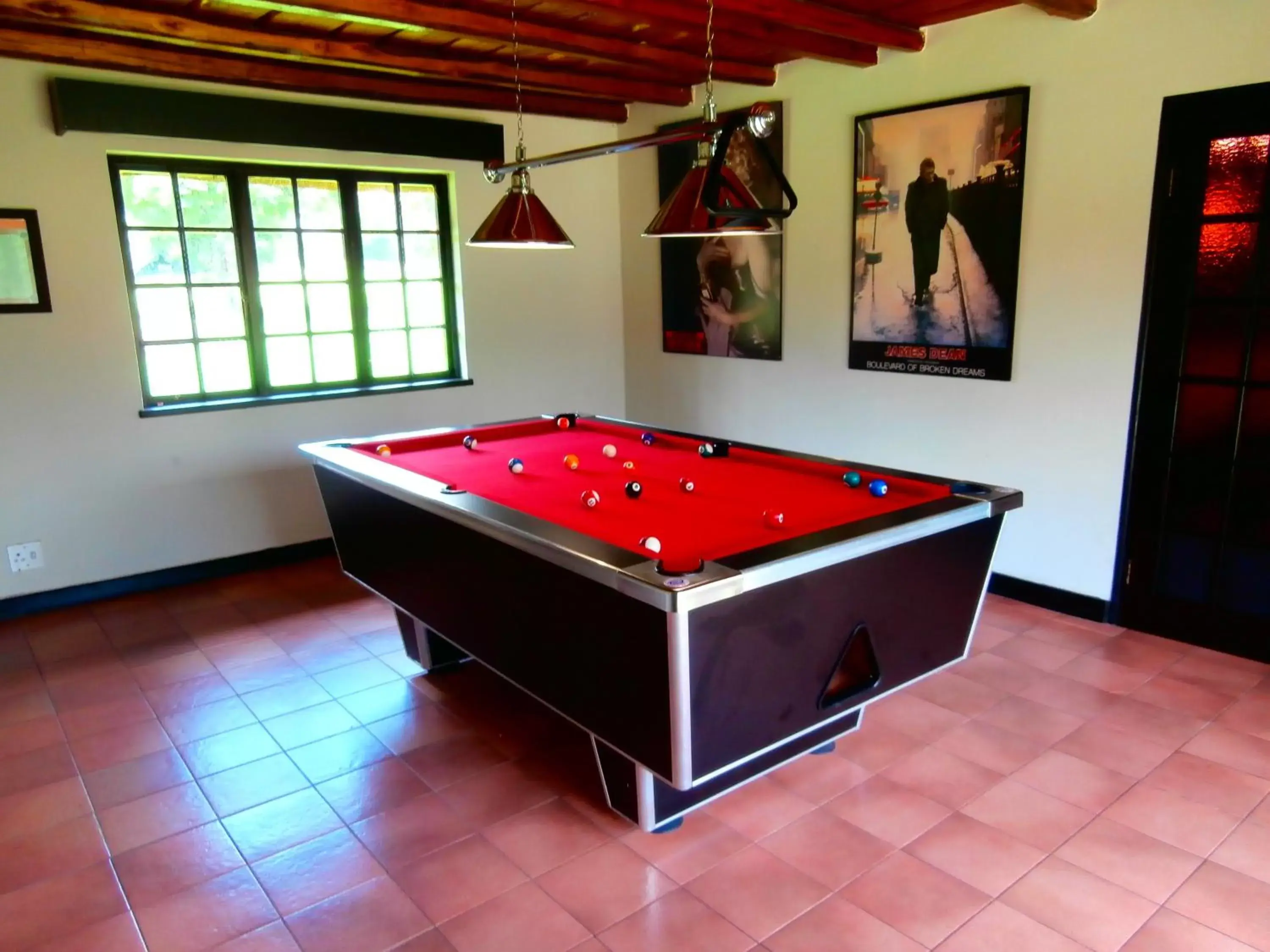 Billiard, Billiards in African Footprints Lodge