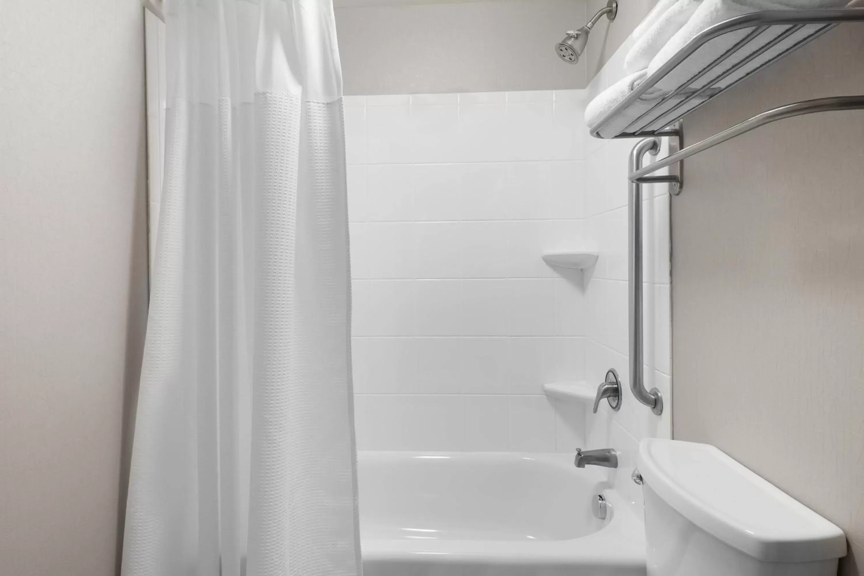 Bathroom in SpringHill Suites by Marriott Wheeling Triadelphia Area
