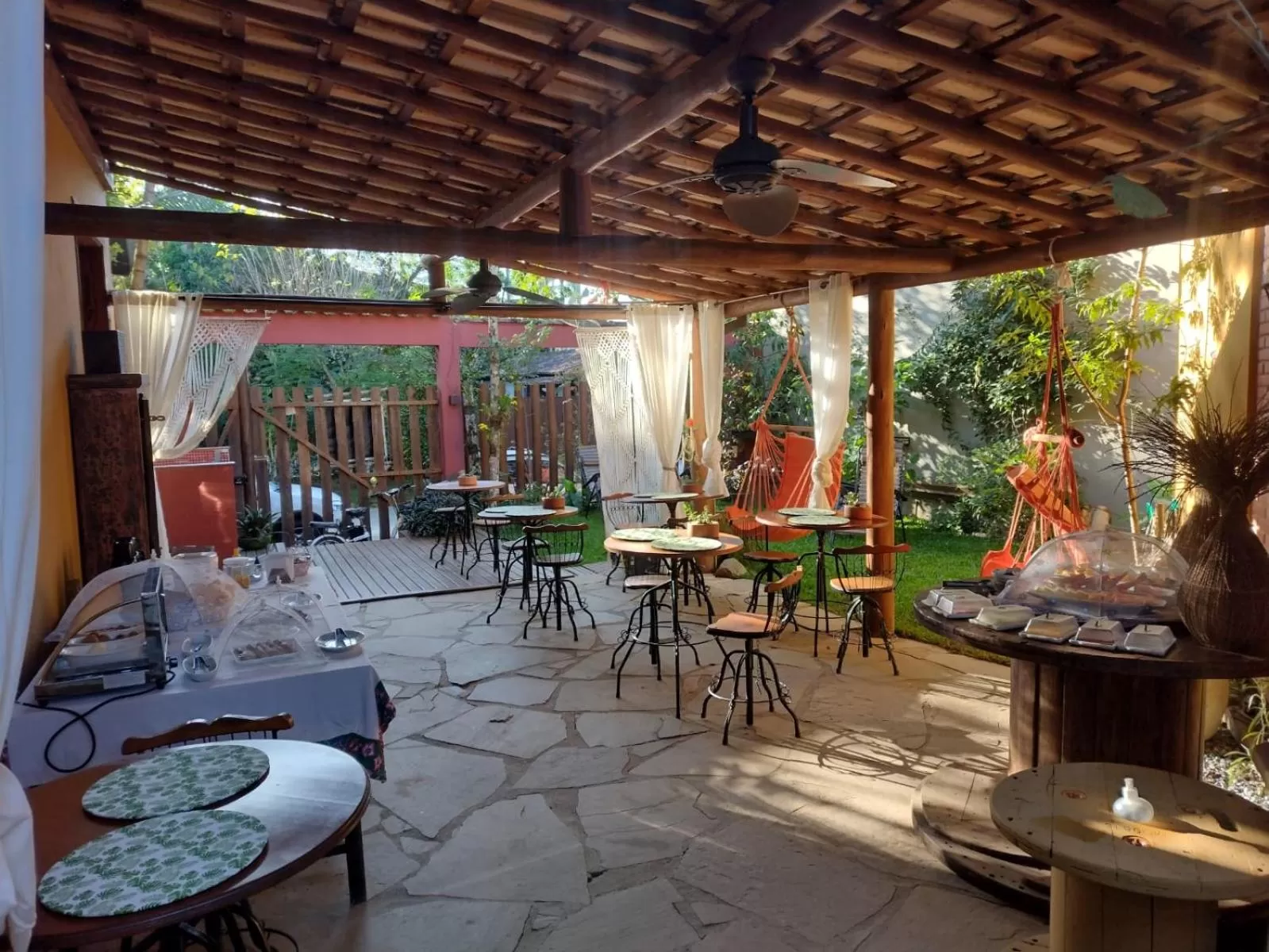 Restaurant/Places to Eat in Magias de Paraty Ecopousada