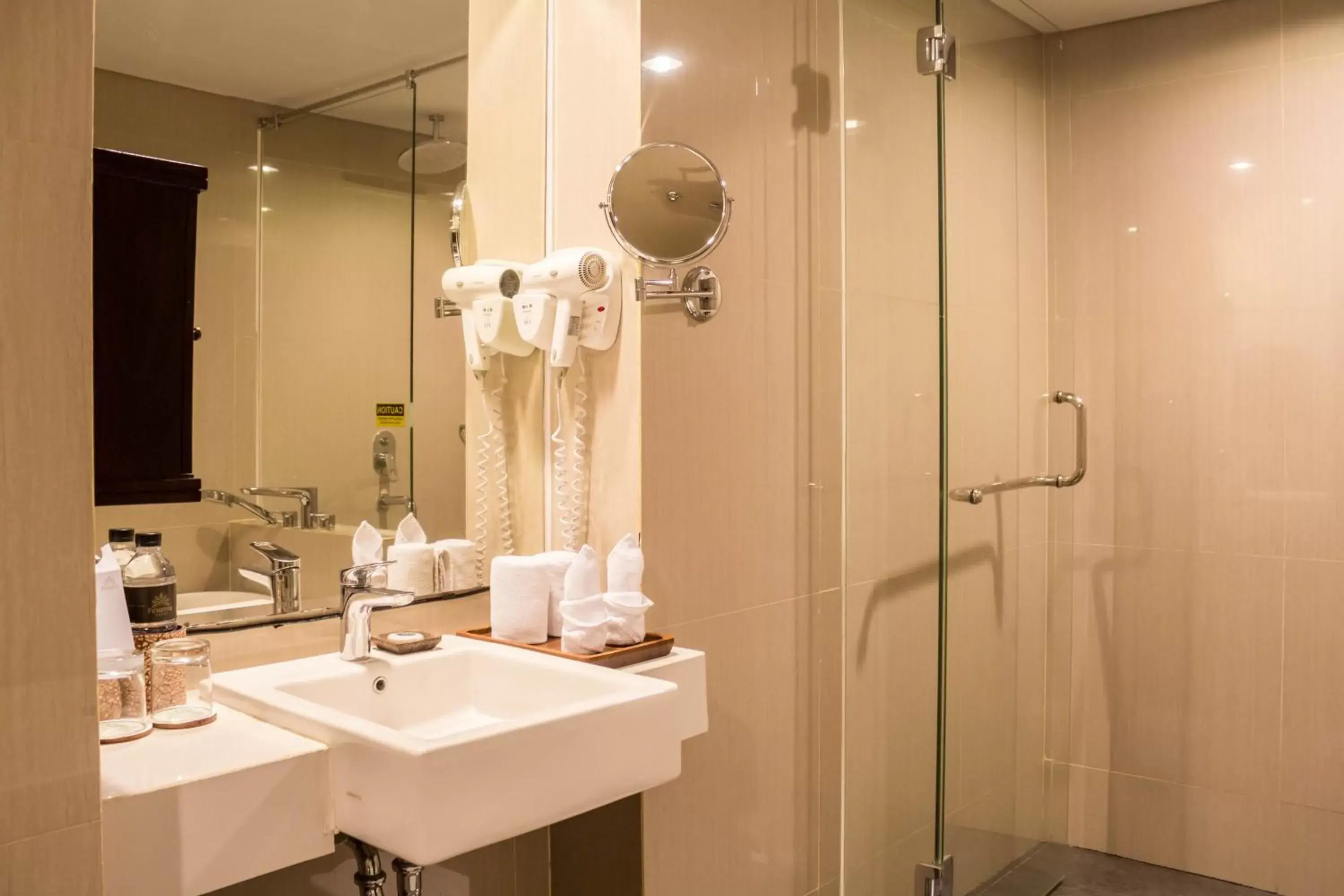 Shower, Bathroom in KHAS Tugu Hotel Yogyakarta