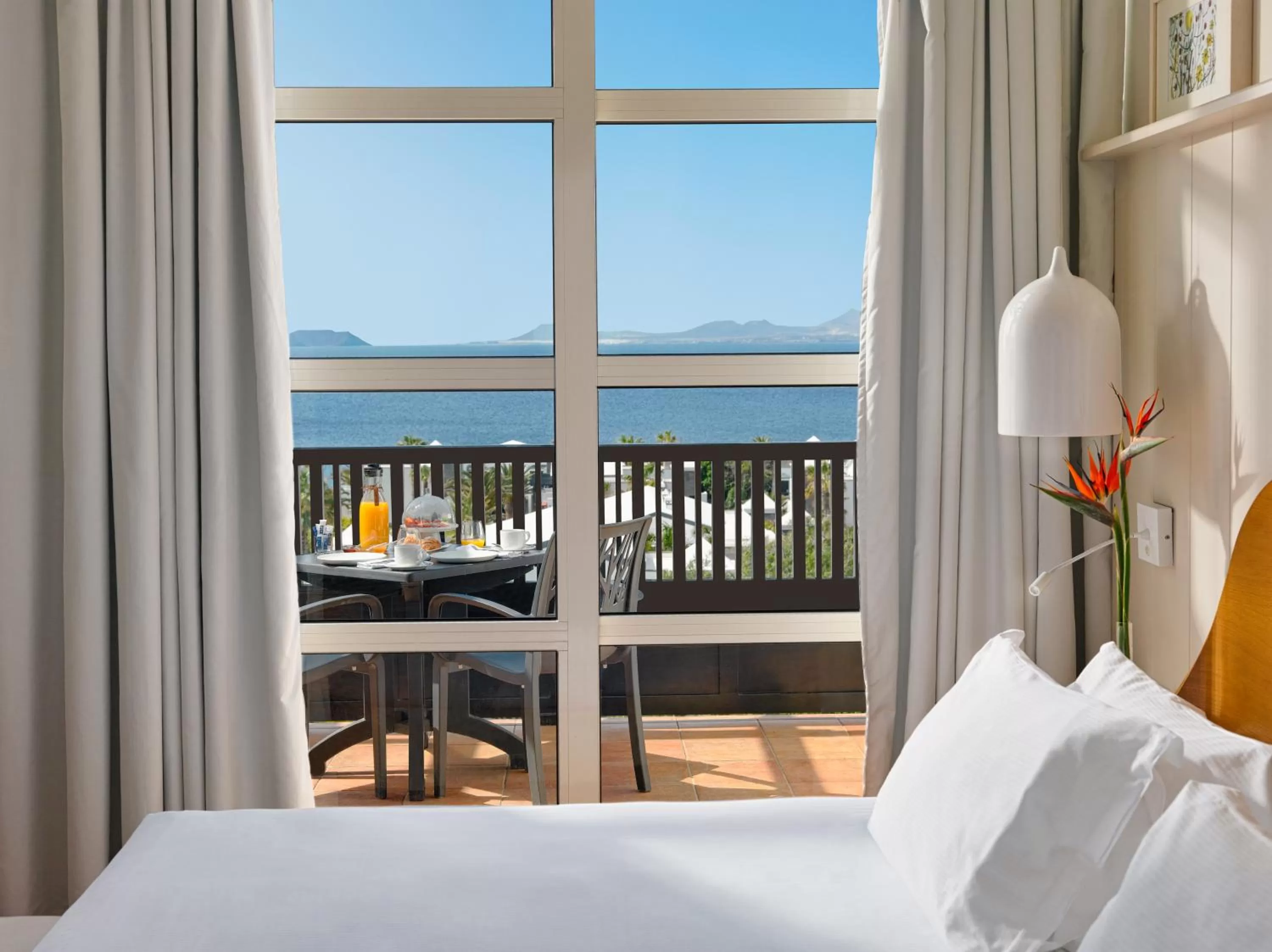 Sea view, Bed in H10 Rubicón Horizons Collection