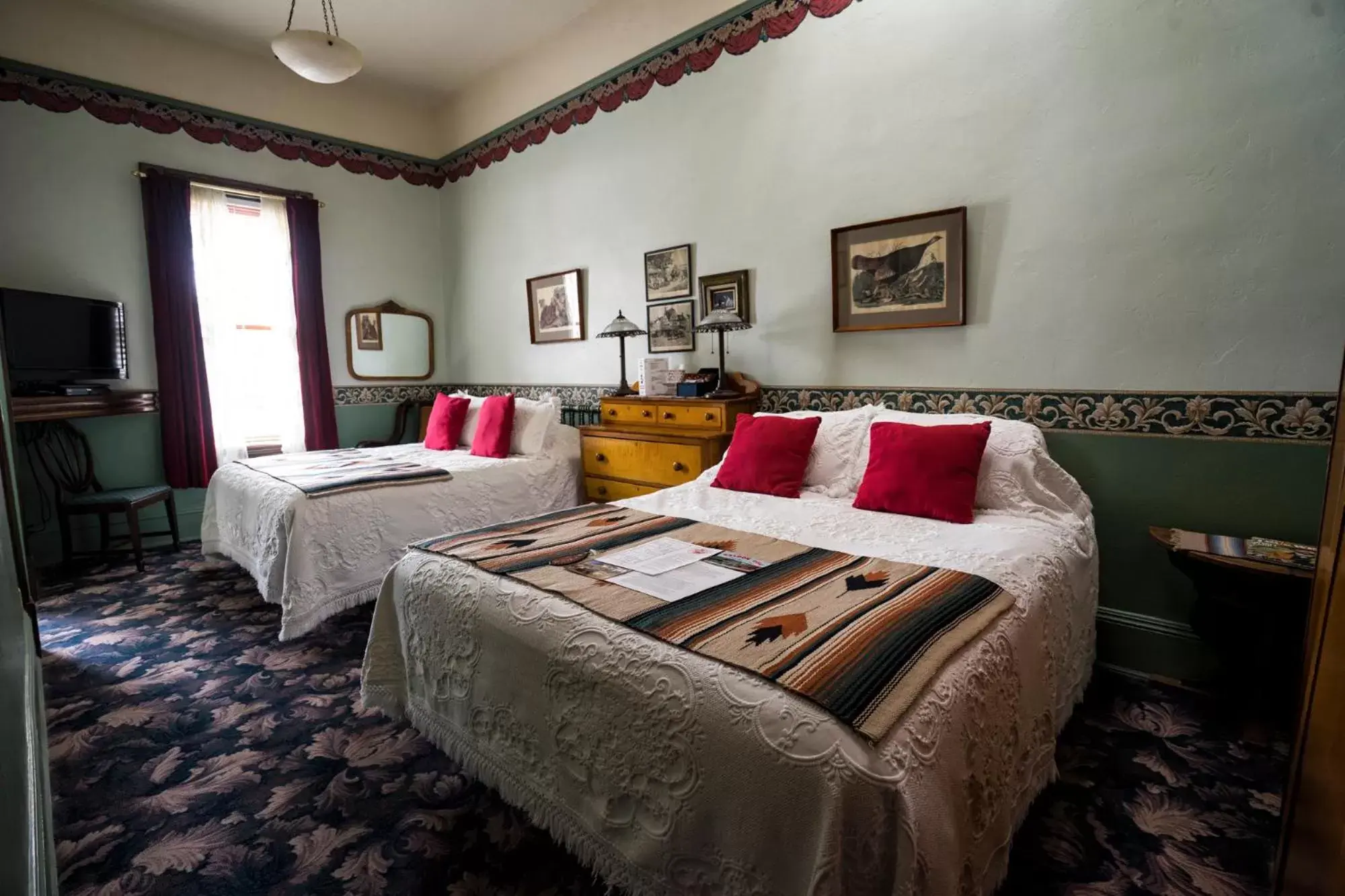 Bedroom, Bed in Red Garter Inn