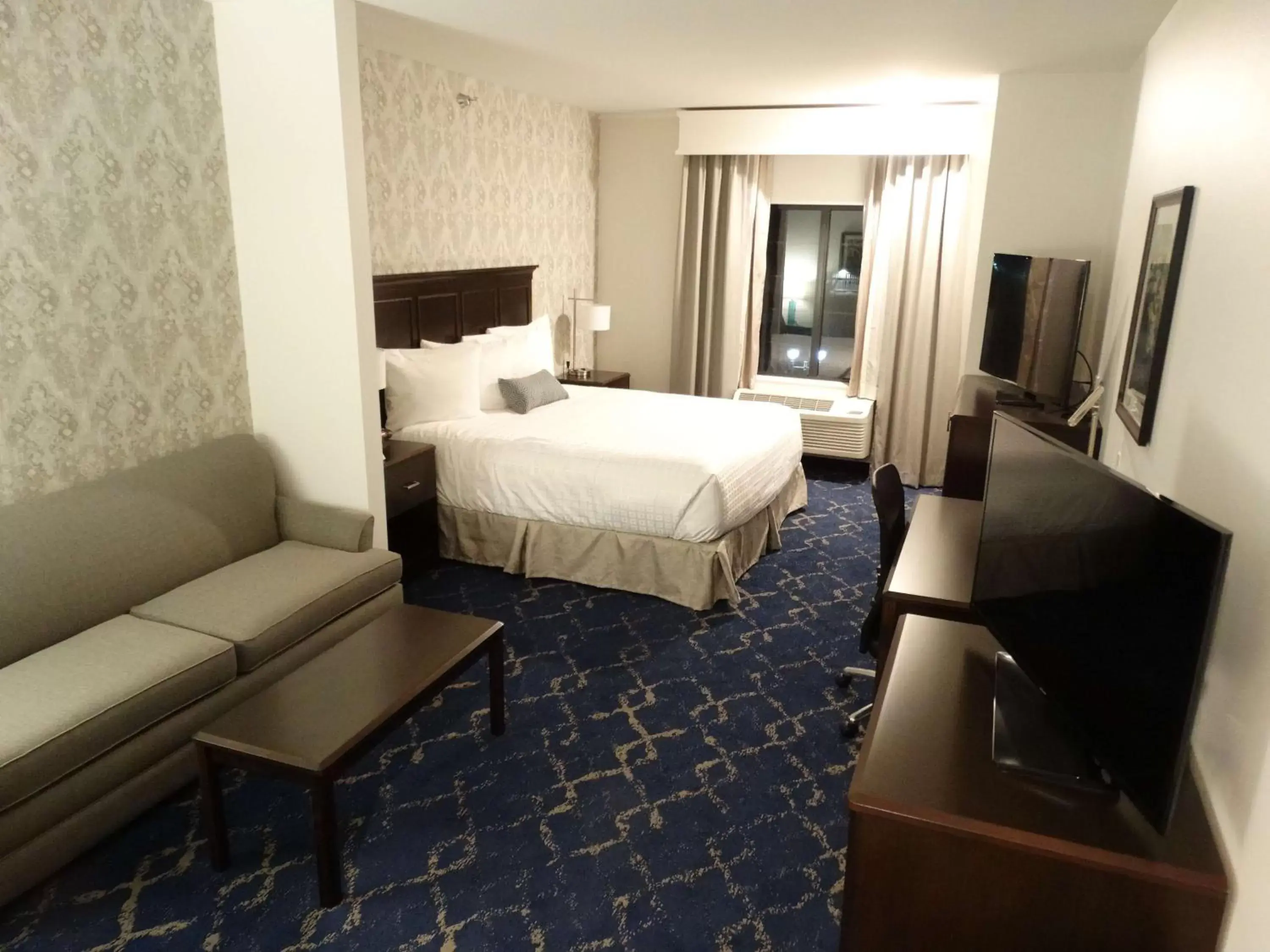 Photo of the whole room in Best Western Plus New Richmond Inn & Suites