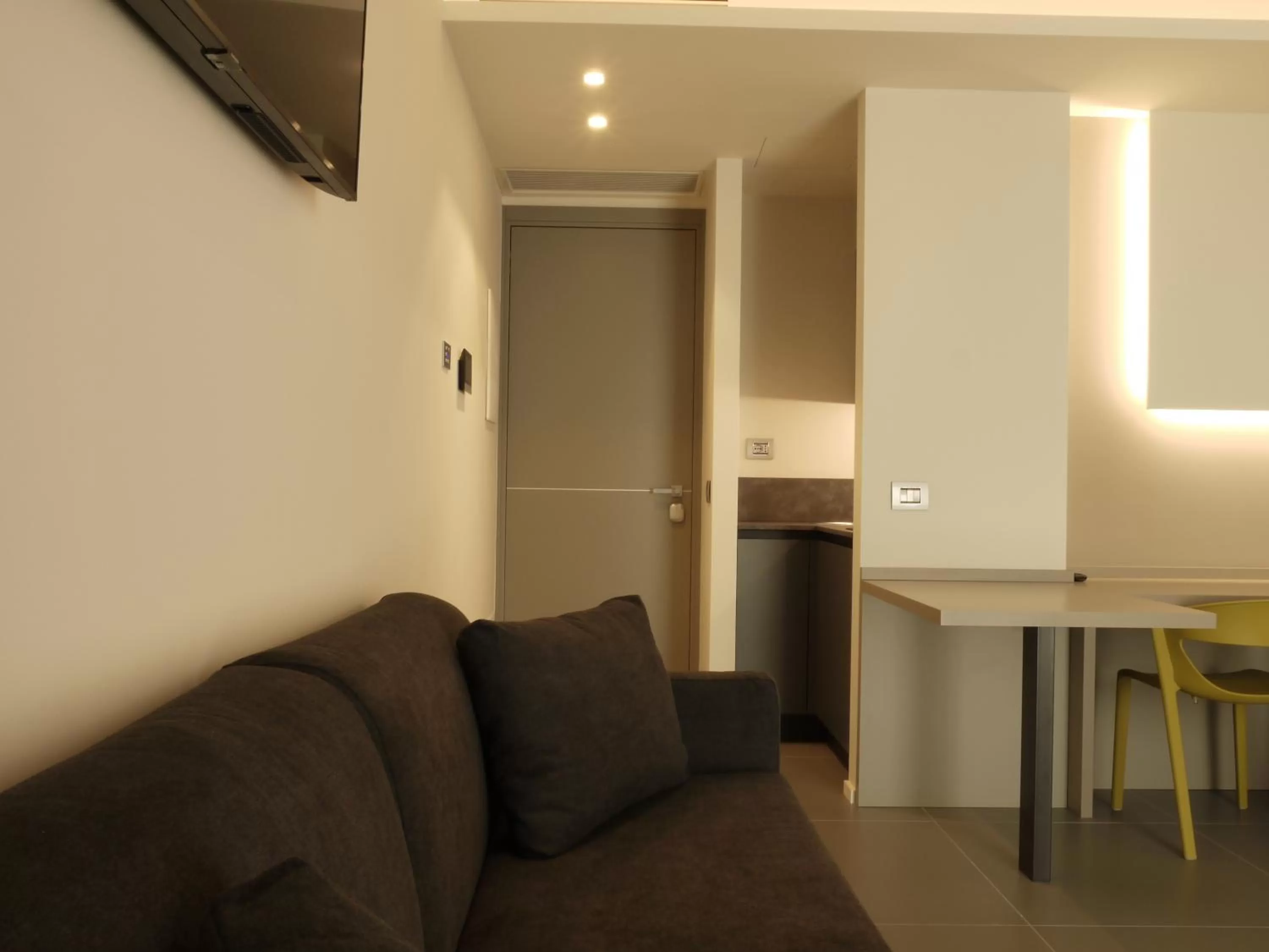 Photo of the whole room in RB del Teatro&Apartaments