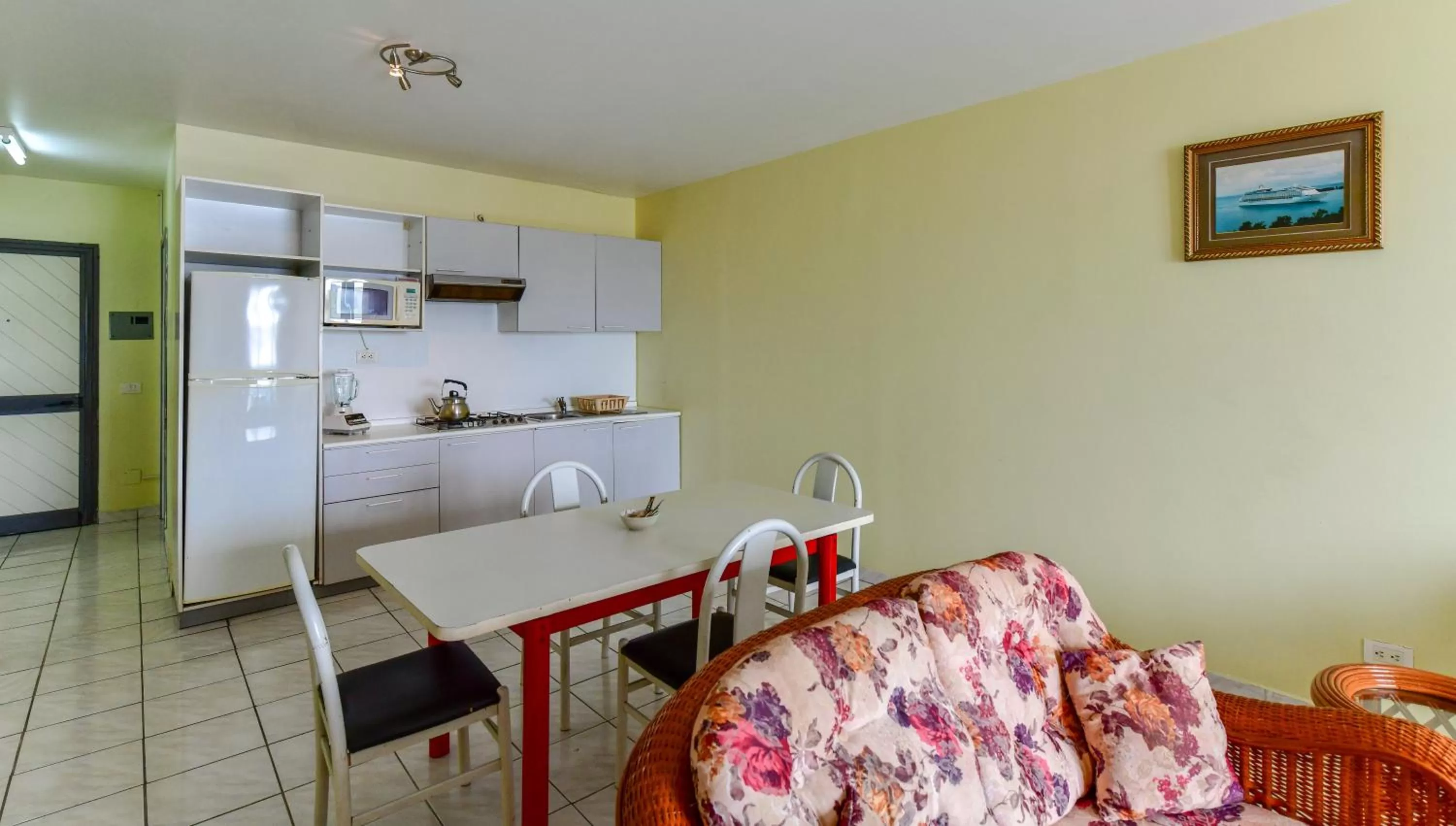 Kitchen or kitchenette in Heritage Hotel