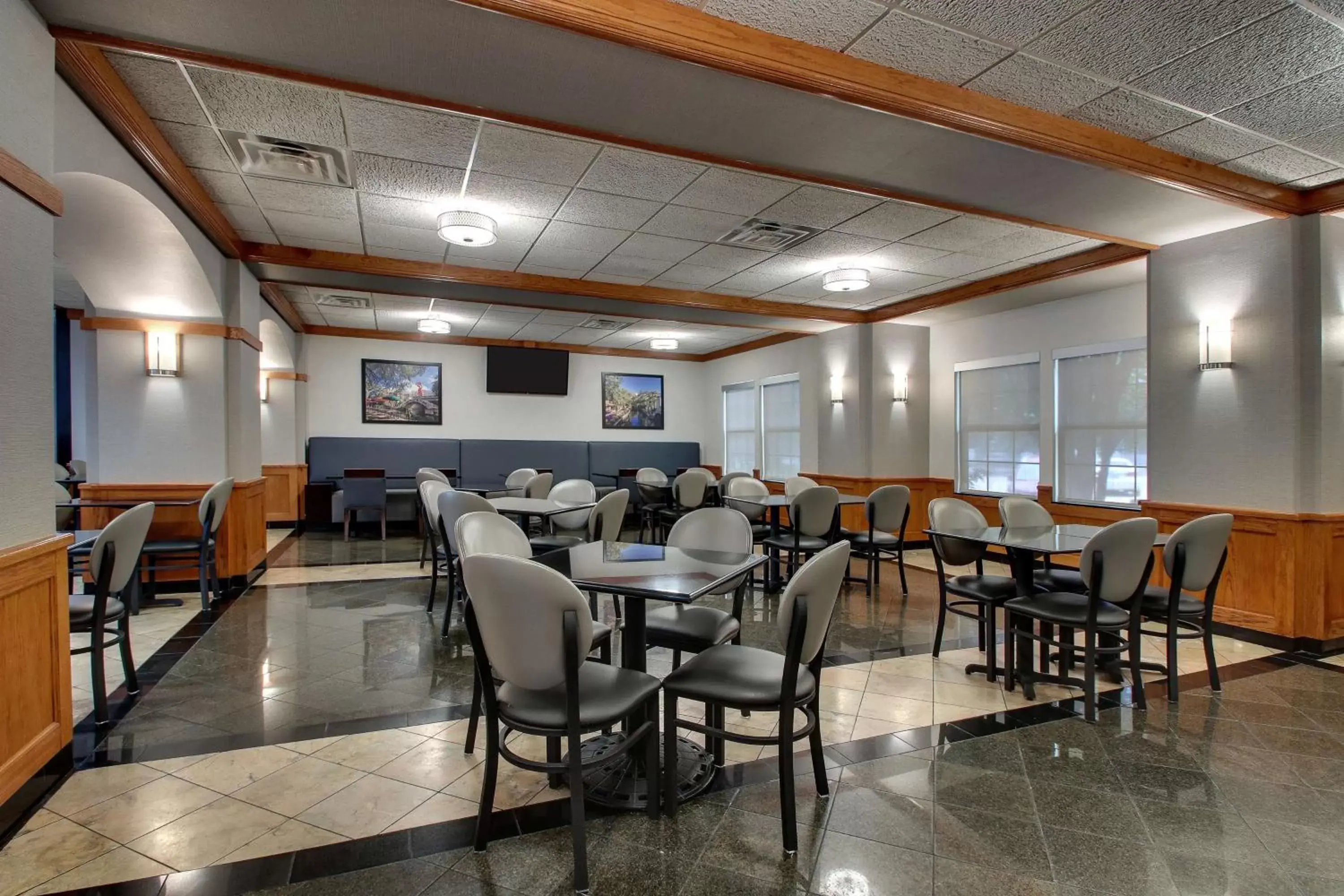 Restaurant/Places to Eat in Drury Inn & Suites San Antonio Northwest Medical Center