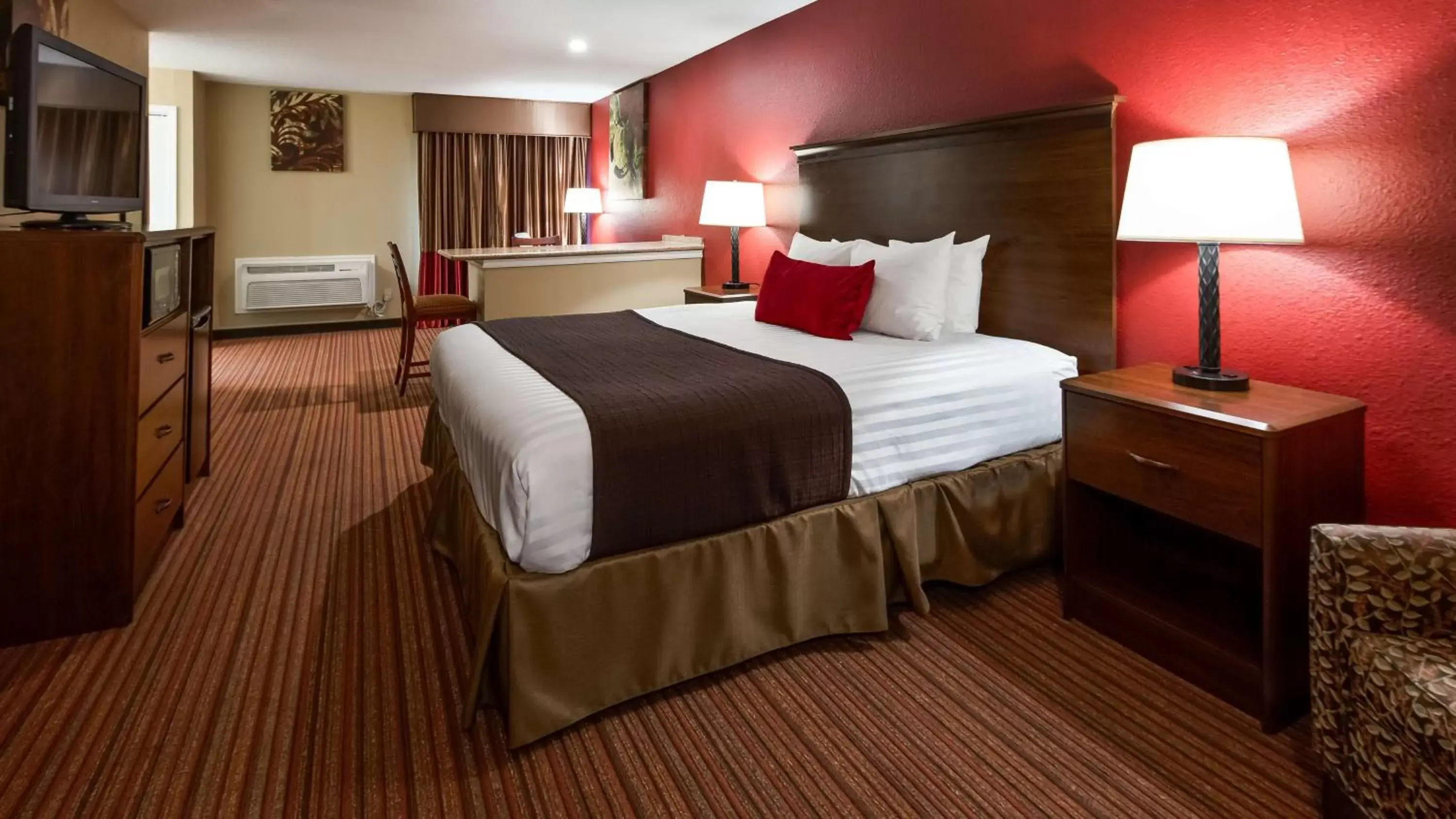 Photo of the whole room, Bed in Best Western Plus Fiesta Inn