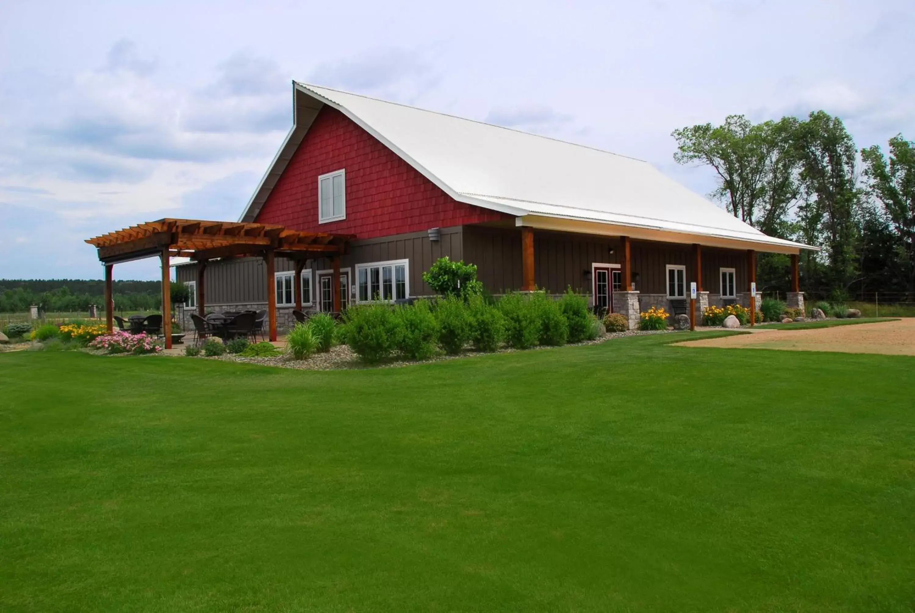 Nearby landmark, Property Building in Staybridge Suites Eau Claire - Altoona, an IHG Hotel