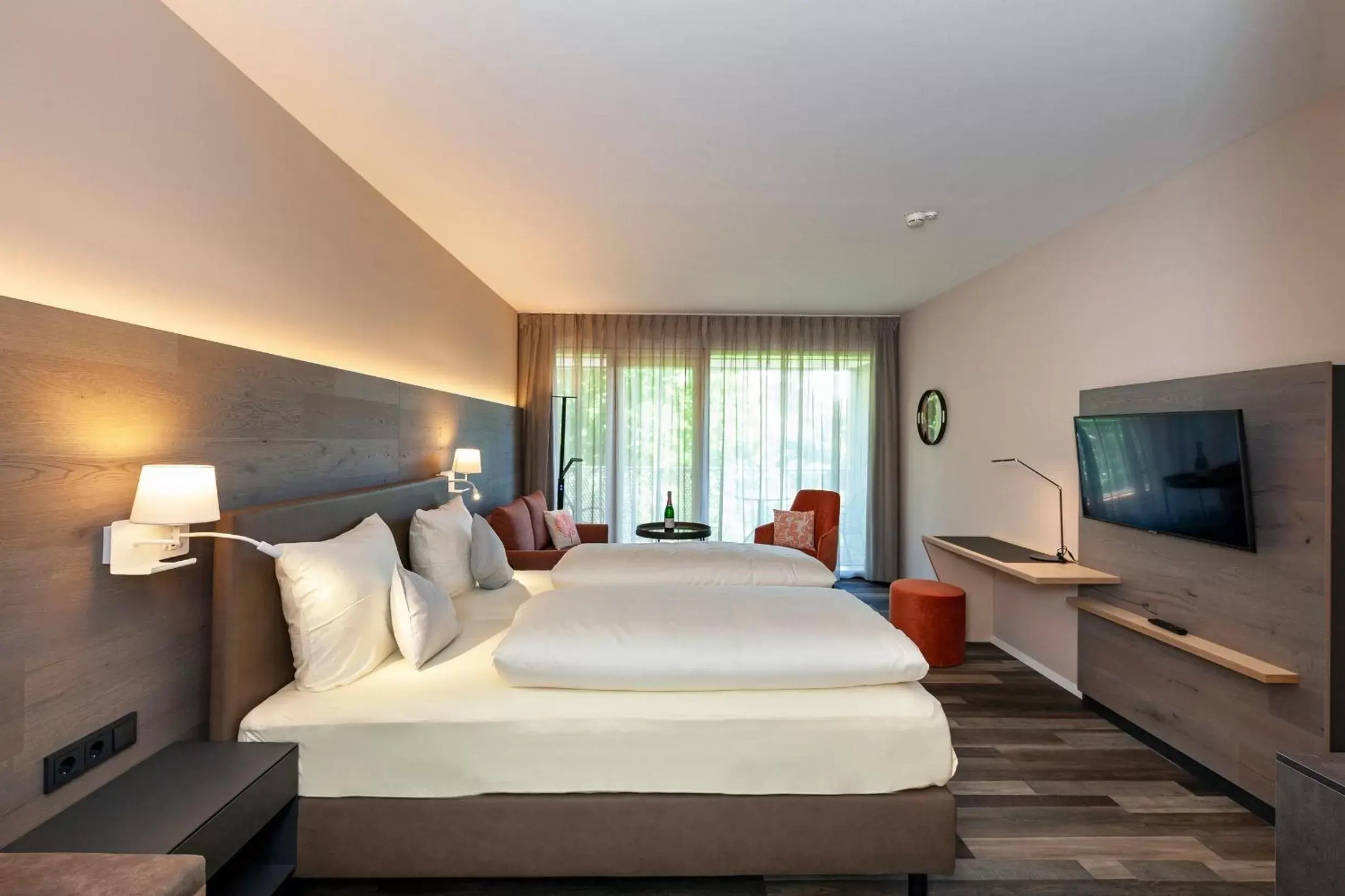 Deluxe Double Room with Balcony or Terrace - single occupancy in Hotel Knoblauch Deluxe Double Room with Balcony or Terrace - single occupancy in Hotel Knoblauch