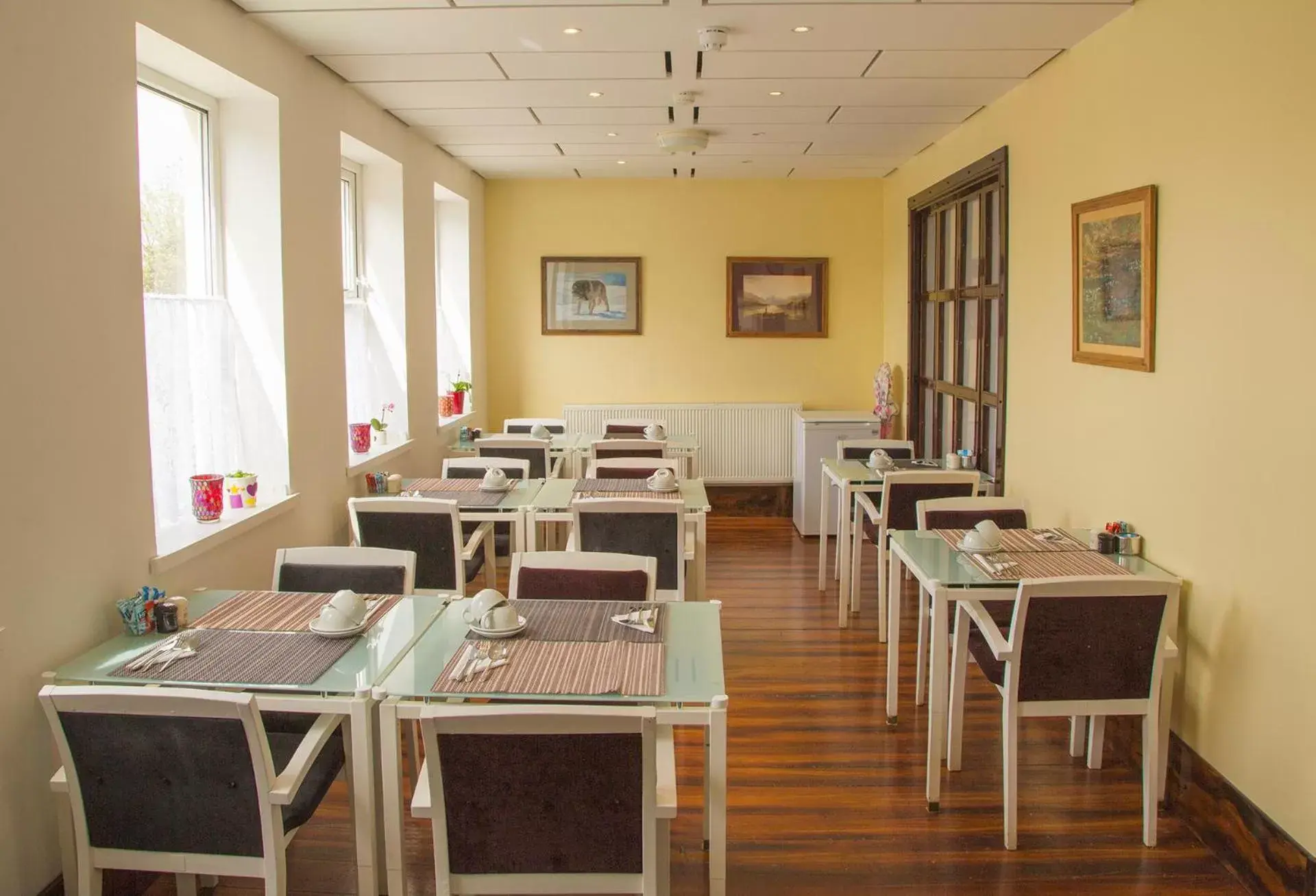 Dining area, Restaurant/Places to Eat in Breeze Guest House