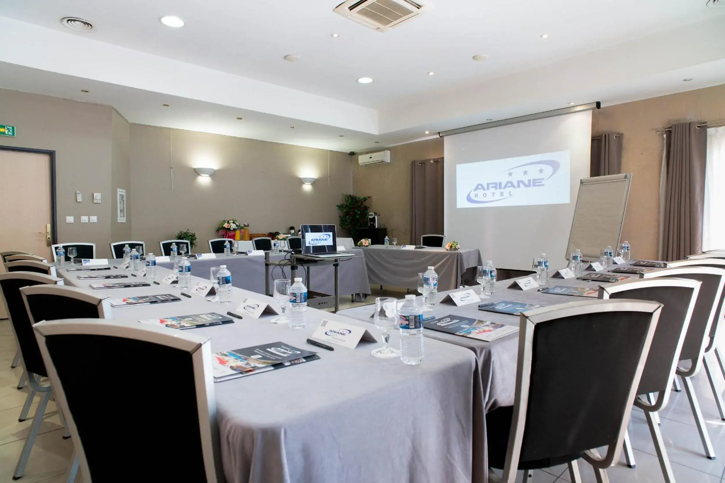 Meeting/conference room in Hôtel Ariane