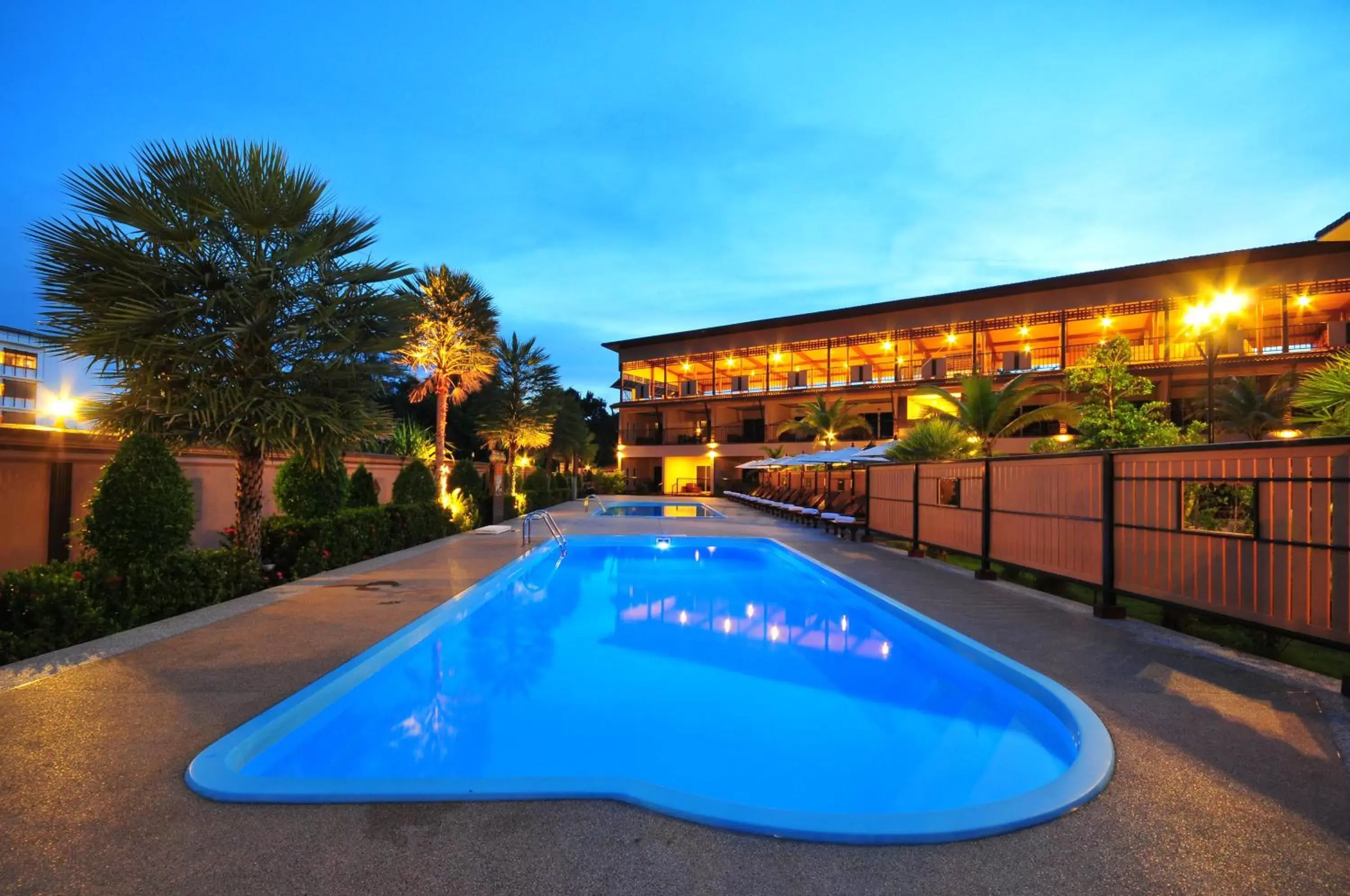 Property building, Swimming Pool in Maleedee Bay Resort